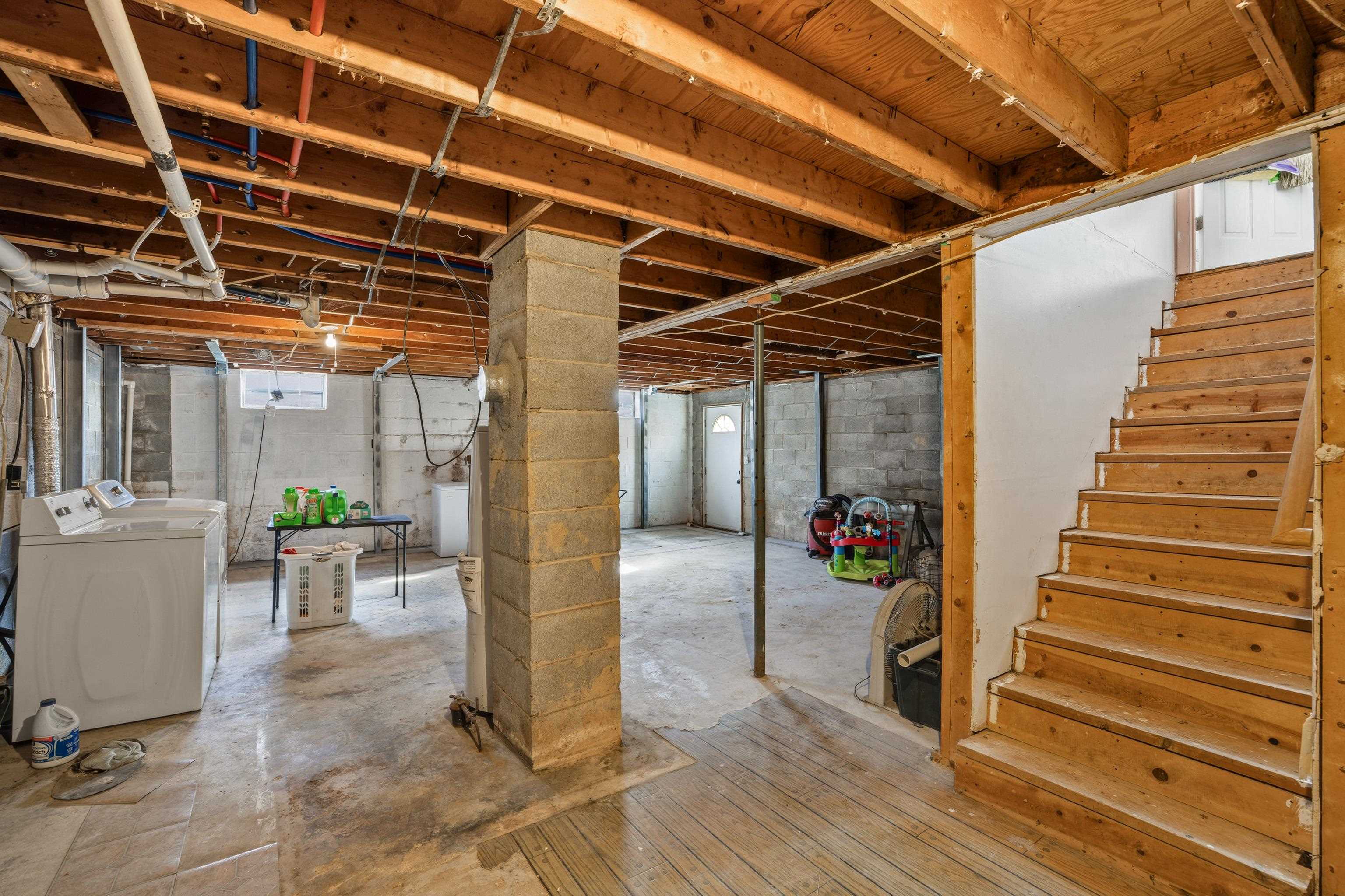 19 PLEASANT VALLEY DR, WEYERS CAVE, Virginia 24486, 3 Bedrooms Bedrooms, ,1 BathroomBathrooms,Residential,19 PLEASANT VALLEY DR,672044 MLS # 672044