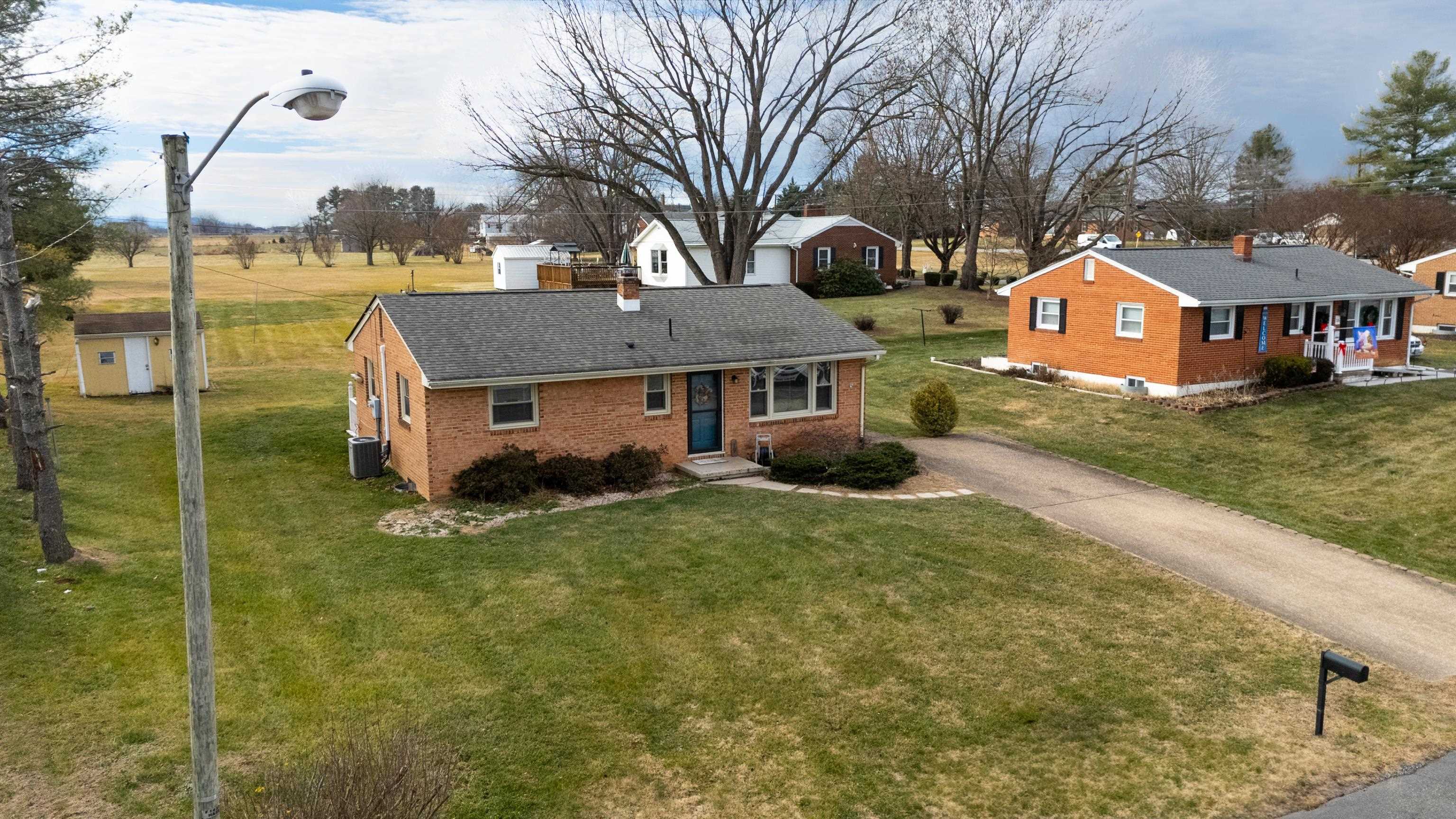 19 PLEASANT VALLEY DR, WEYERS CAVE, Virginia 24486, 3 Bedrooms Bedrooms, ,1 BathroomBathrooms,Residential,19 PLEASANT VALLEY DR,672044 MLS # 672044