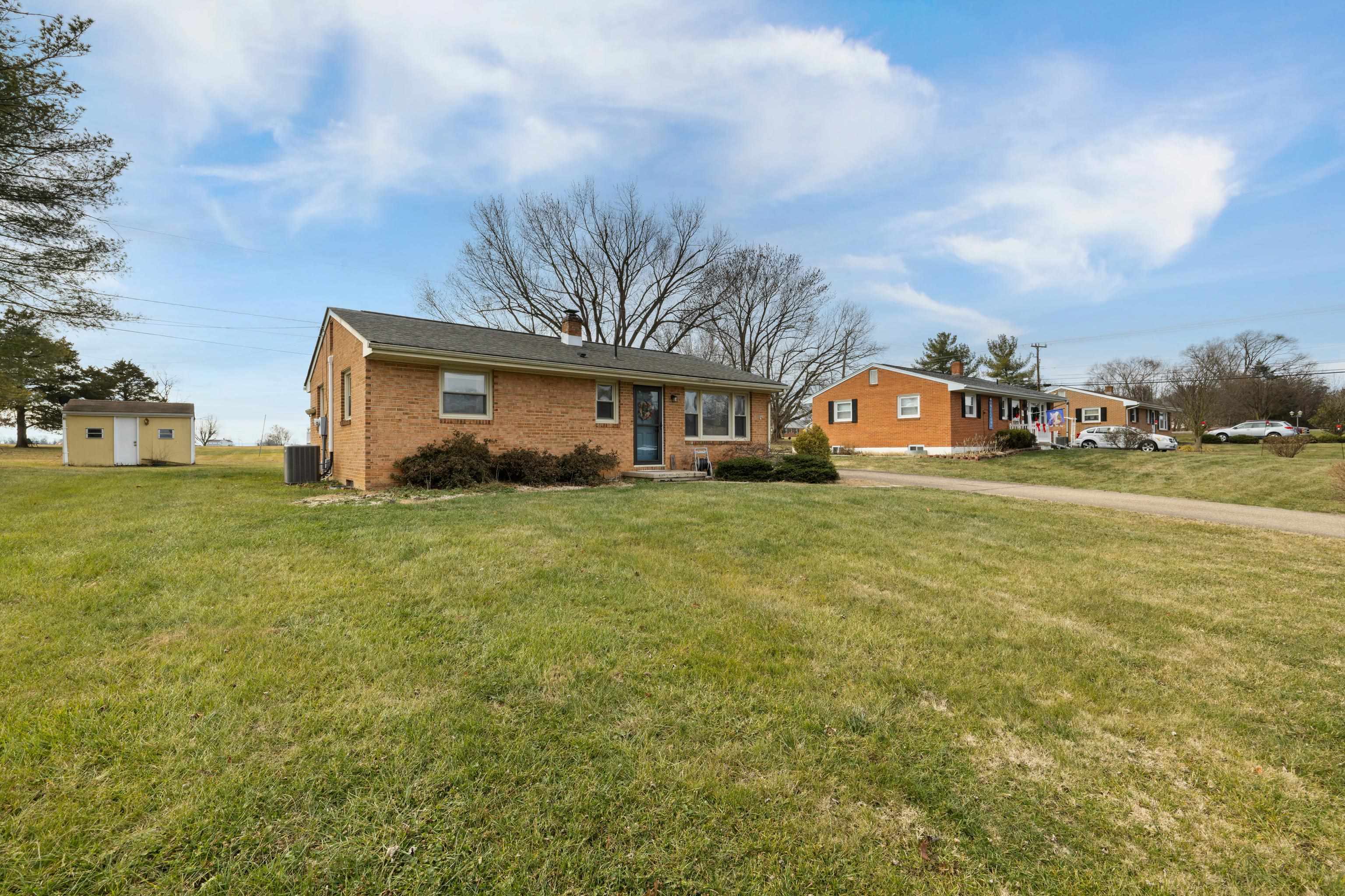 19 PLEASANT VALLEY DR, WEYERS CAVE, Virginia 24486, 3 Bedrooms Bedrooms, ,1 BathroomBathrooms,Residential,19 PLEASANT VALLEY DR,672044 MLS # 672044