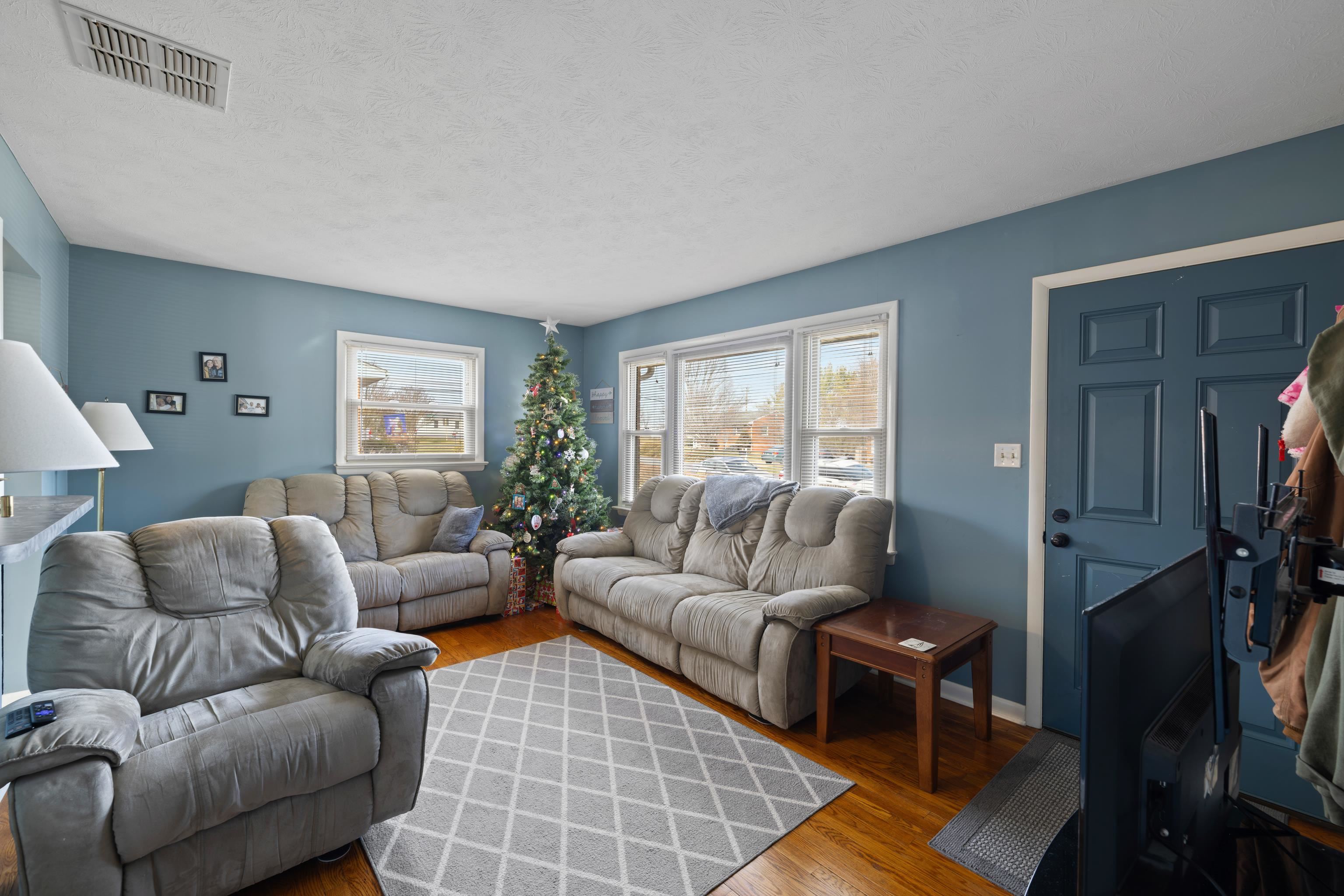 19 PLEASANT VALLEY DR, WEYERS CAVE, Virginia 24486, 3 Bedrooms Bedrooms, ,1 BathroomBathrooms,Residential,19 PLEASANT VALLEY DR,672044 MLS # 672044