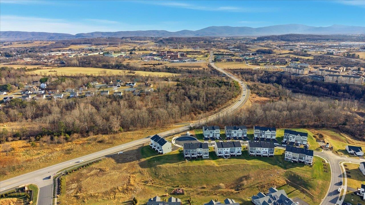 14 IRON HORSE LN, FISHERSVILLE, Virginia 22939, 4 Bedrooms Bedrooms, ,3 BathroomsBathrooms,Residential,14 IRON HORSE LN,672047 MLS # 672047