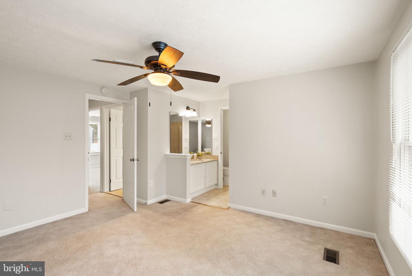 1548 POPLAR GROVE DR, RESTON, Virginia 20194, 2 Bedrooms Bedrooms, 11 Rooms Rooms,2 BathroomsBathrooms,Residential,For sale,1548 POPLAR GROVE DR,VAFX2274508 MLS # VAFX2274508