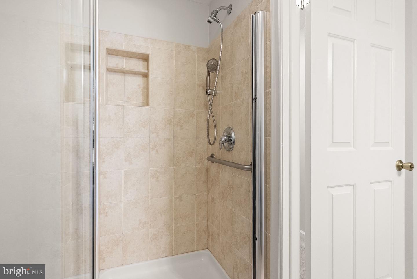 1548 POPLAR GROVE DR, RESTON, Virginia 20194, 2 Bedrooms Bedrooms, 11 Rooms Rooms,2 BathroomsBathrooms,Residential,For sale,1548 POPLAR GROVE DR,VAFX2274508 MLS # VAFX2274508