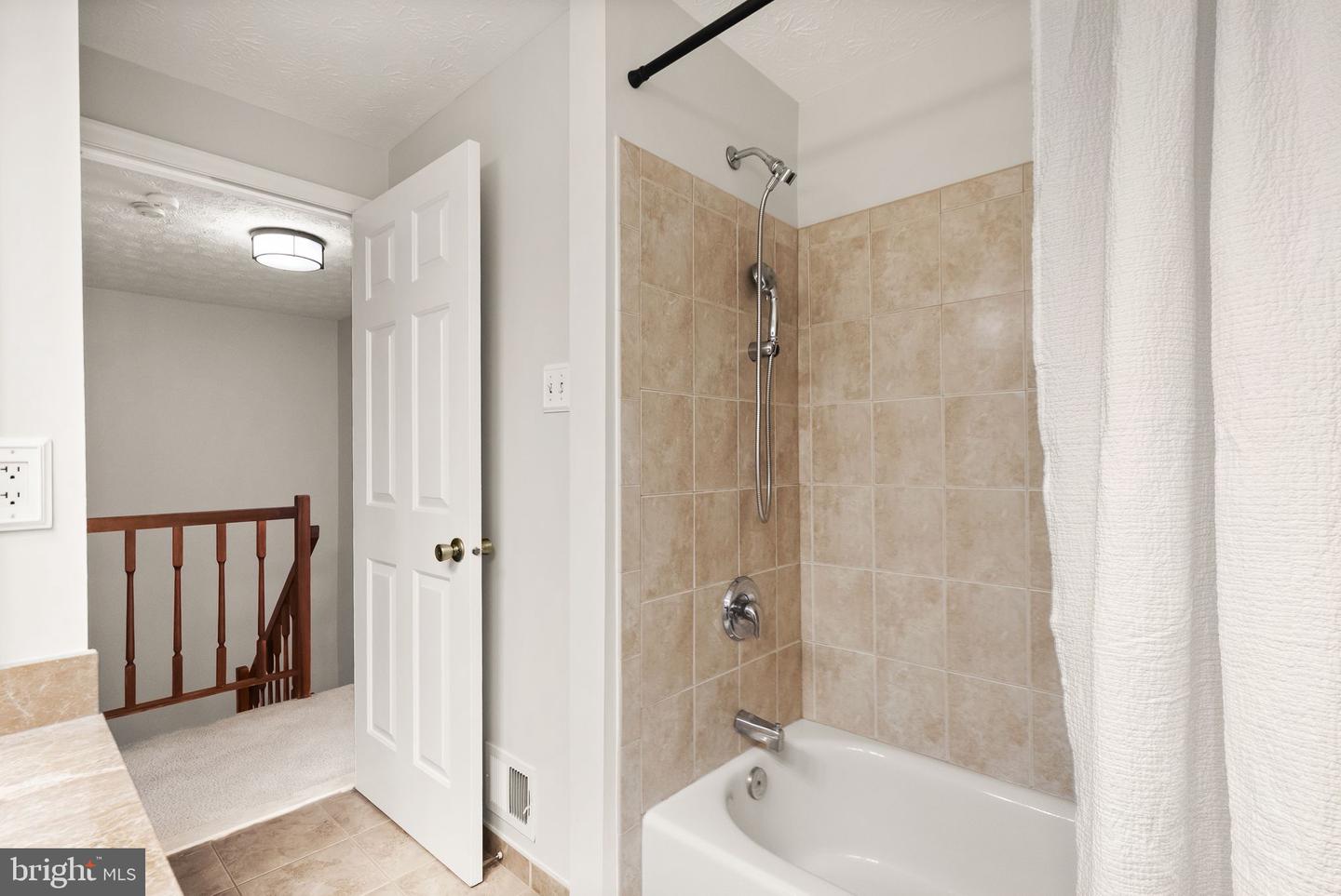 1548 POPLAR GROVE DR, RESTON, Virginia 20194, 2 Bedrooms Bedrooms, 11 Rooms Rooms,2 BathroomsBathrooms,Residential,For sale,1548 POPLAR GROVE DR,VAFX2274508 MLS # VAFX2274508