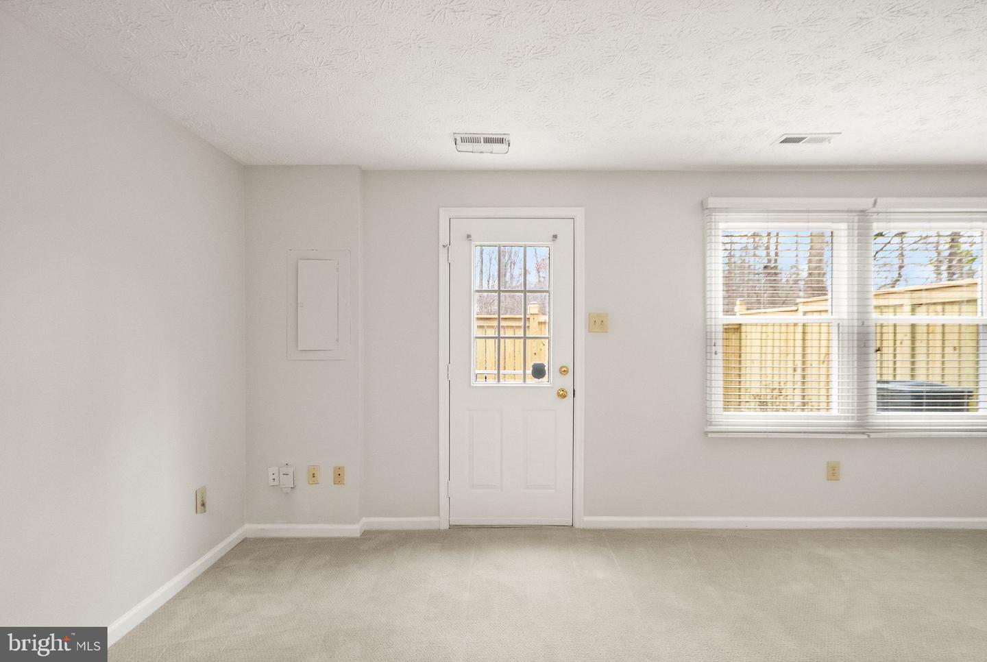 1548 POPLAR GROVE DR, RESTON, Virginia 20194, 2 Bedrooms Bedrooms, 11 Rooms Rooms,2 BathroomsBathrooms,Residential,For sale,1548 POPLAR GROVE DR,VAFX2274508 MLS # VAFX2274508