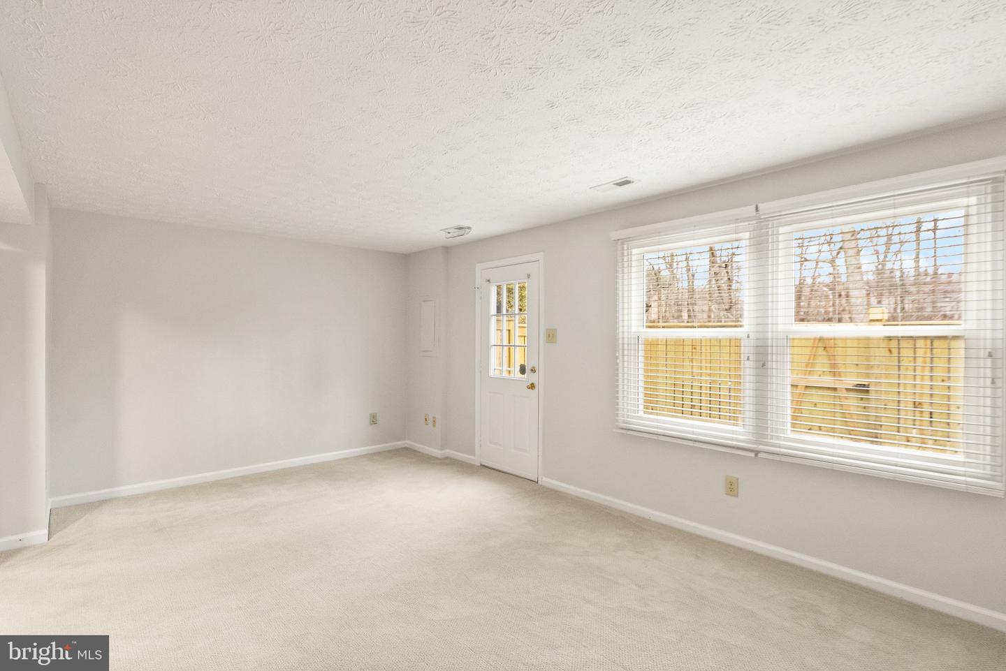 1548 POPLAR GROVE DR, RESTON, Virginia 20194, 2 Bedrooms Bedrooms, 11 Rooms Rooms,2 BathroomsBathrooms,Residential,For sale,1548 POPLAR GROVE DR,VAFX2274508 MLS # VAFX2274508