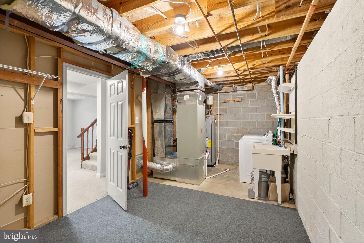 1548 POPLAR GROVE DR, RESTON, Virginia 20194, 2 Bedrooms Bedrooms, 11 Rooms Rooms,2 BathroomsBathrooms,Residential,For sale,1548 POPLAR GROVE DR,VAFX2274508 MLS # VAFX2274508