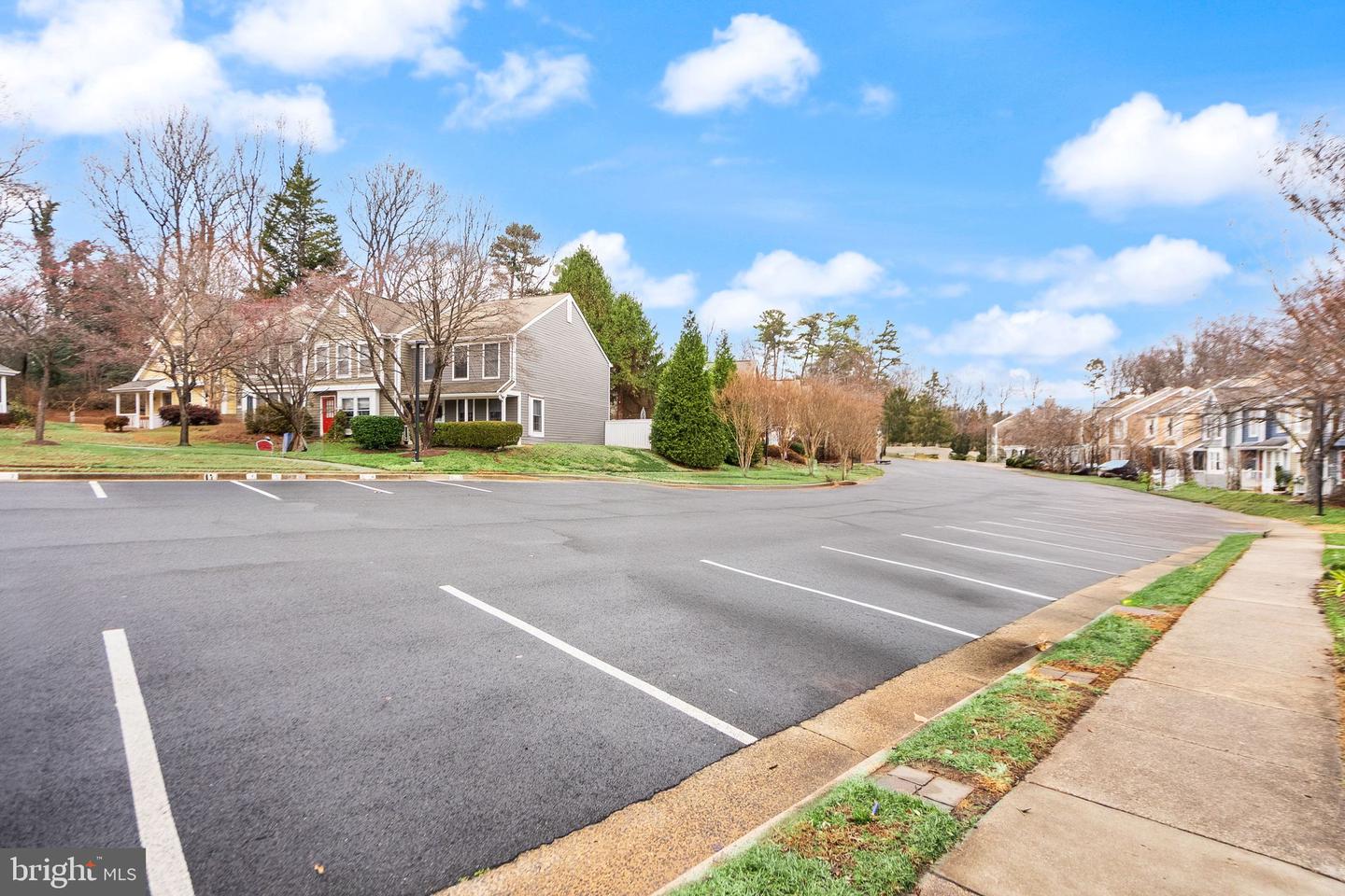 1548 POPLAR GROVE DR, RESTON, Virginia 20194, 2 Bedrooms Bedrooms, 11 Rooms Rooms,2 BathroomsBathrooms,Residential,For sale,1548 POPLAR GROVE DR,VAFX2274508 MLS # VAFX2274508