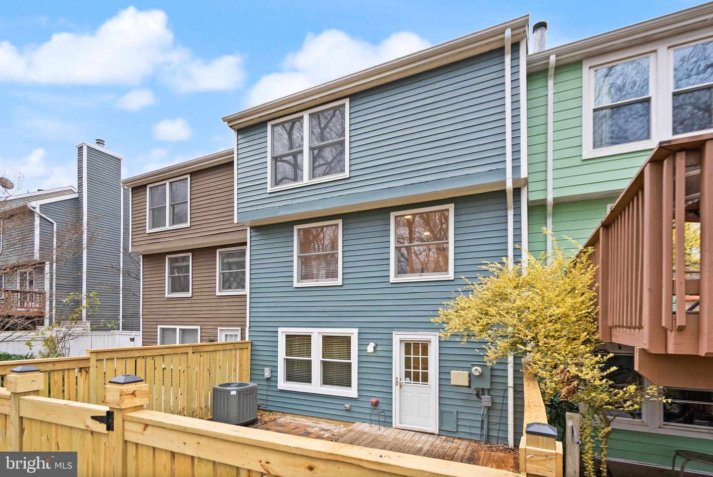 1548 POPLAR GROVE DR, RESTON, Virginia 20194, 2 Bedrooms Bedrooms, 11 Rooms Rooms,2 BathroomsBathrooms,Residential,For sale,1548 POPLAR GROVE DR,VAFX2274508 MLS # VAFX2274508