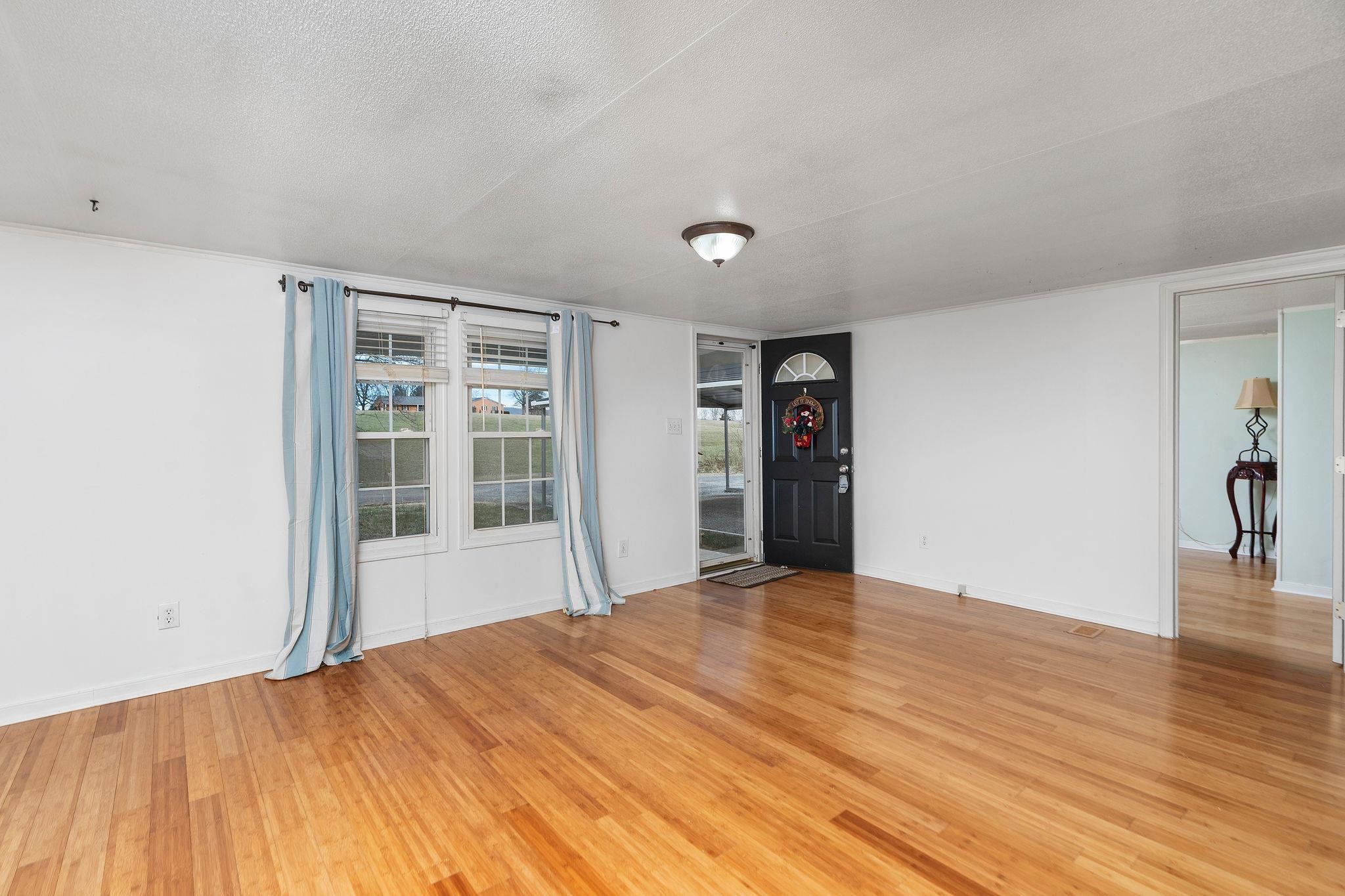 194 WAYLAND DR, STANLEY, Virginia 22851, 3 Bedrooms Bedrooms, ,2 BathroomsBathrooms,Residential,194 WAYLAND DR,672052 MLS # 672052