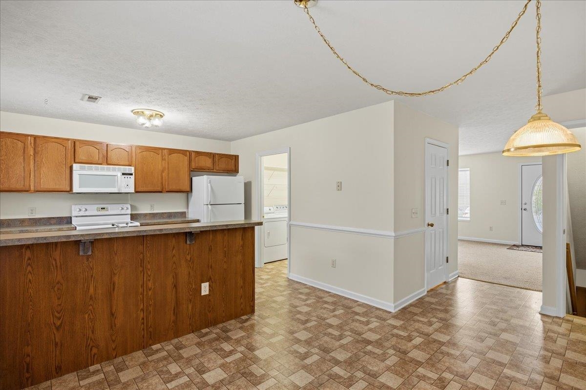 3322 DEBBIE CT, ROCKINGHAM, Virginia 22801, 3 Bedrooms Bedrooms, ,2 BathroomsBathrooms,Residential,3322 DEBBIE CT,672053 MLS # 672053