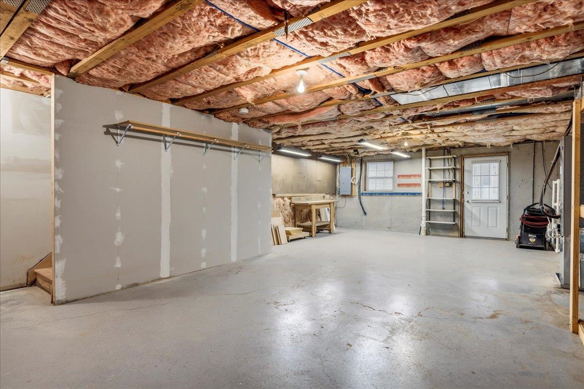 3322 DEBBIE CT, ROCKINGHAM, Virginia 22801, 3 Bedrooms Bedrooms, ,2 BathroomsBathrooms,Residential,3322 DEBBIE CT,672053 MLS # 672053