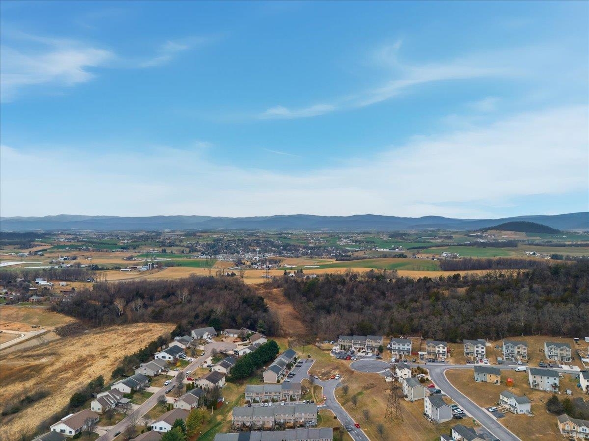 3322 DEBBIE CT, ROCKINGHAM, Virginia 22801, 3 Bedrooms Bedrooms, ,2 BathroomsBathrooms,Residential,3322 DEBBIE CT,672053 MLS # 672053