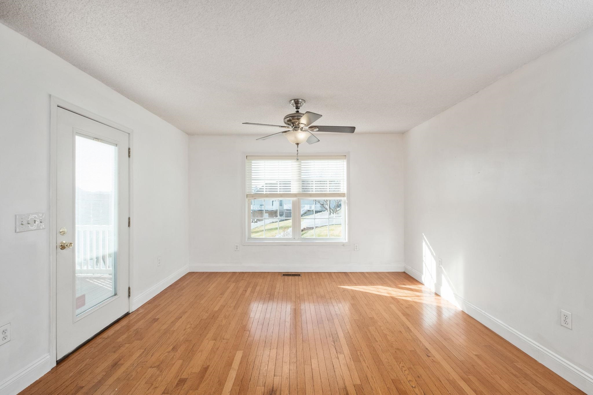 2210 LAKE TERRACE DR, HARRISONBURG, Virginia 22802, 3 Bedrooms Bedrooms, ,2 BathroomsBathrooms,Residential,2210 LAKE TERRACE DR,672055 MLS # 672055