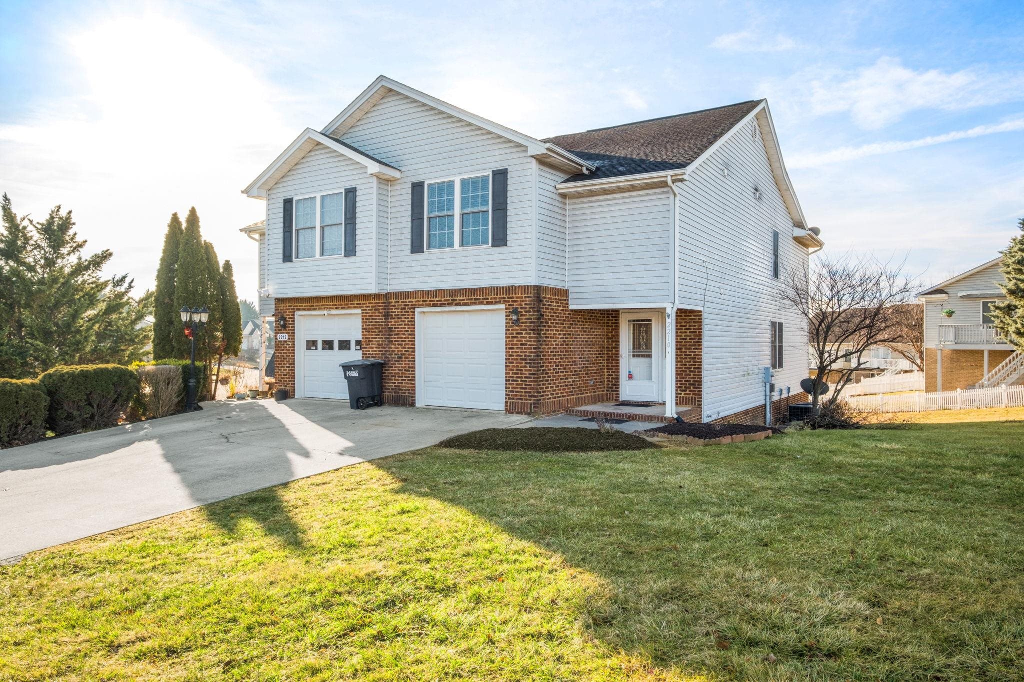 2210 LAKE TERRACE DR, HARRISONBURG, Virginia 22802, 3 Bedrooms Bedrooms, ,2 BathroomsBathrooms,Residential,2210 LAKE TERRACE DR,672055 MLS # 672055
