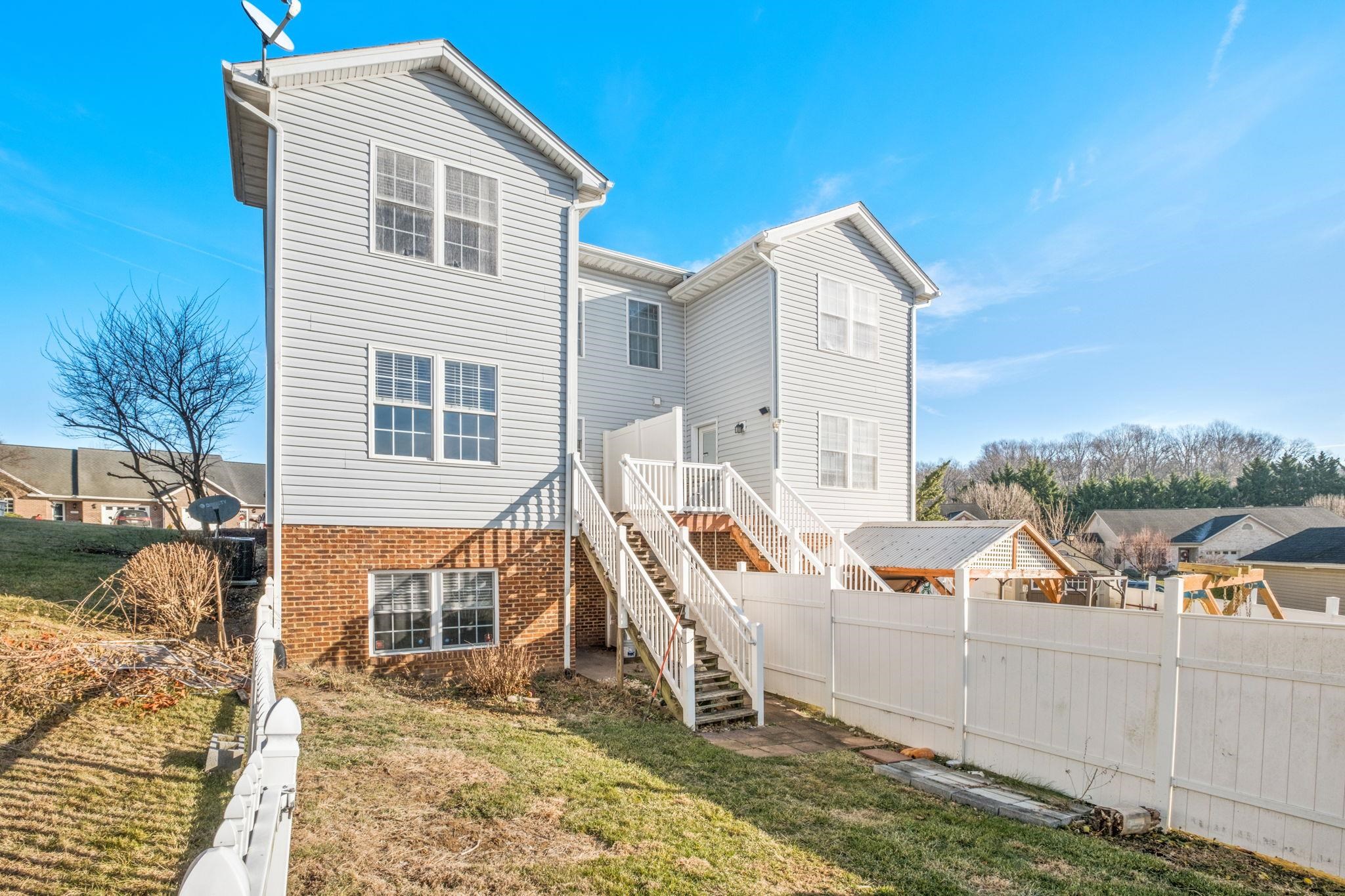 2210 LAKE TERRACE DR, HARRISONBURG, Virginia 22802, 3 Bedrooms Bedrooms, ,2 BathroomsBathrooms,Residential,2210 LAKE TERRACE DR,672055 MLS # 672055