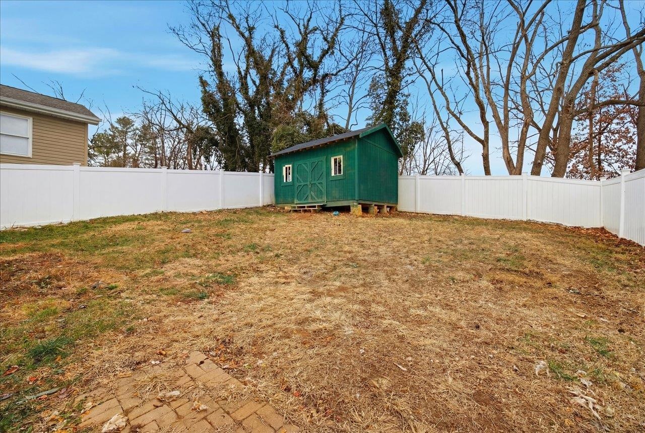 626 B ST, STAUNTON, Virginia 24401, 3 Bedrooms Bedrooms, ,2 BathroomsBathrooms,Residential,626 B ST,672069 MLS # 672069