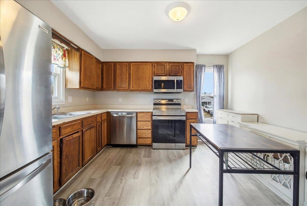 626 B ST, STAUNTON, Virginia 24401, 3 Bedrooms Bedrooms, ,2 BathroomsBathrooms,Residential,626 B ST,672069 MLS # 672069