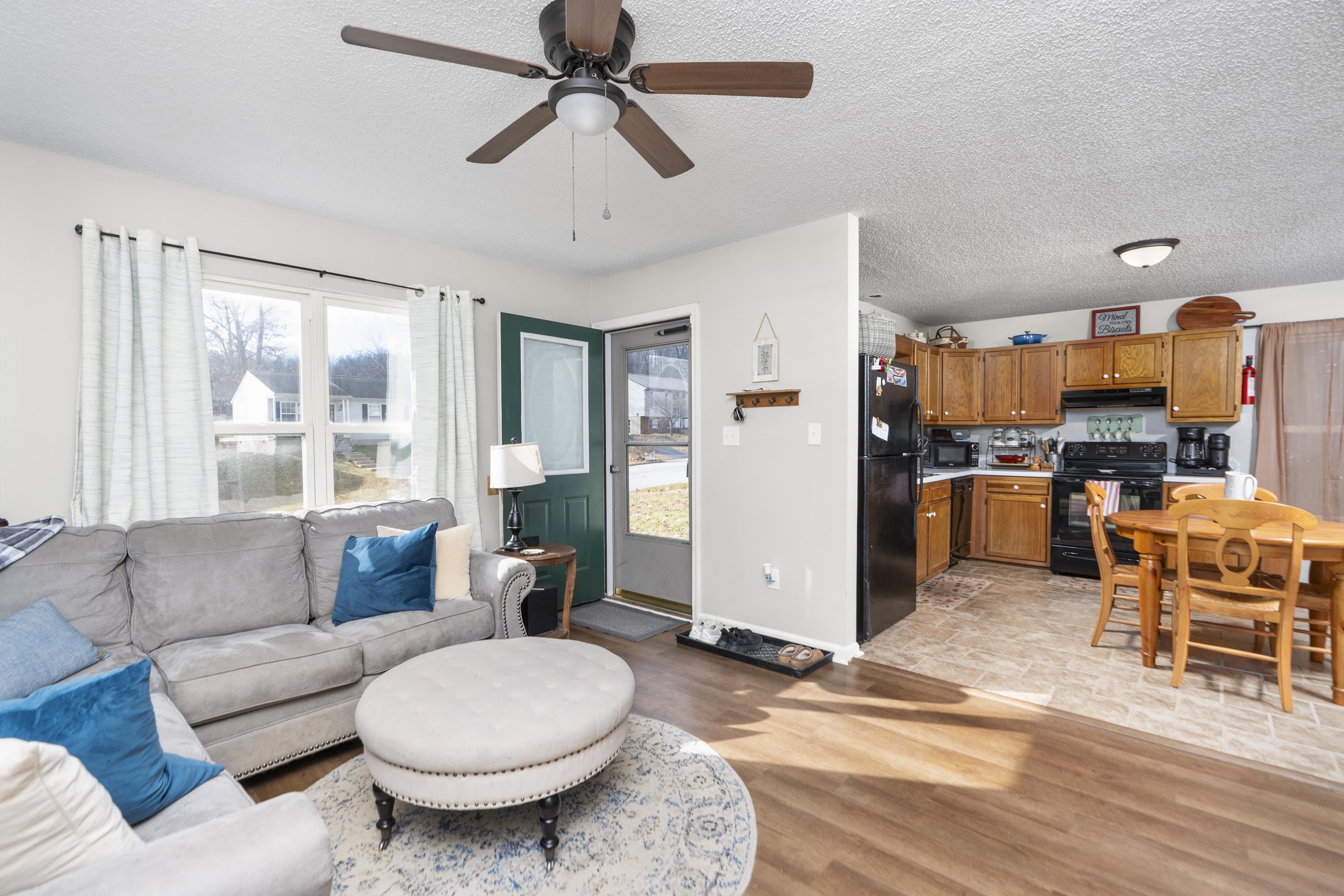 1625 D ST, WAYNESBORO, Virginia 22980, 3 Bedrooms Bedrooms, ,2 BathroomsBathrooms,Residential,1625 D ST,672103 MLS # 672103