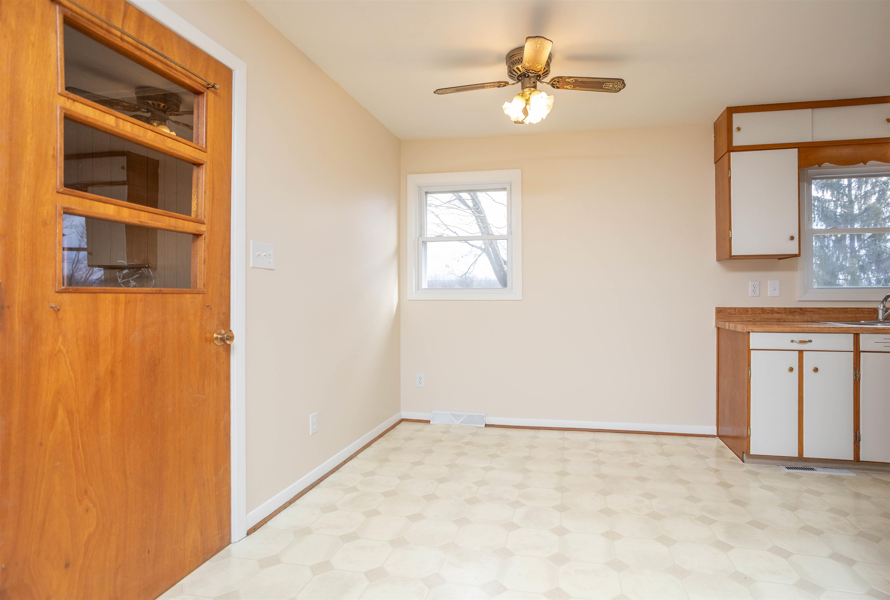 457 NORTH MAIN ST, TIMBERVILLE, Virginia 22853, 3 Bedrooms Bedrooms, ,1 BathroomBathrooms,Residential,457 NORTH MAIN ST,672104 MLS # 672104