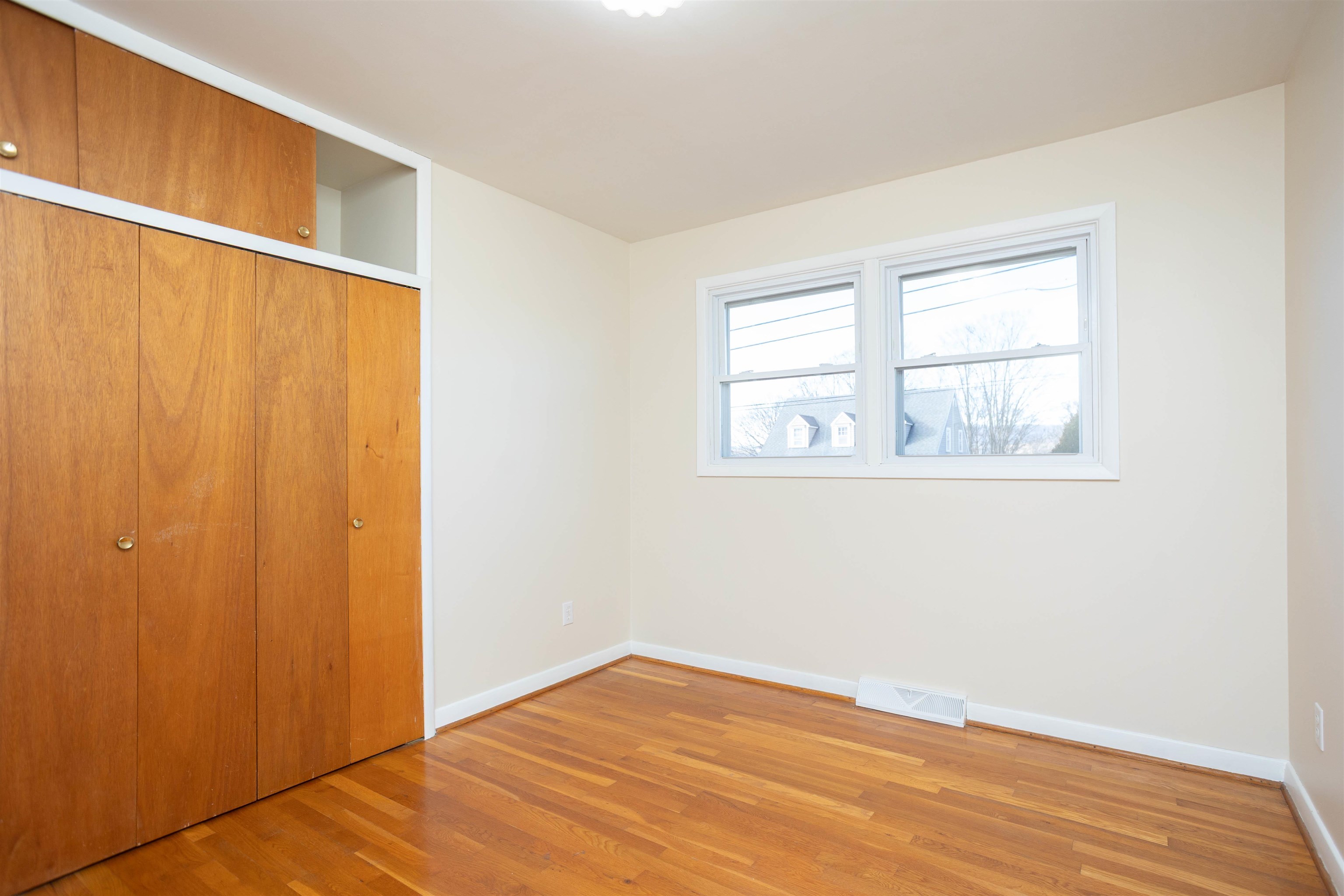 457 NORTH MAIN ST, TIMBERVILLE, Virginia 22853, 3 Bedrooms Bedrooms, ,1 BathroomBathrooms,Residential,457 NORTH MAIN ST,672104 MLS # 672104