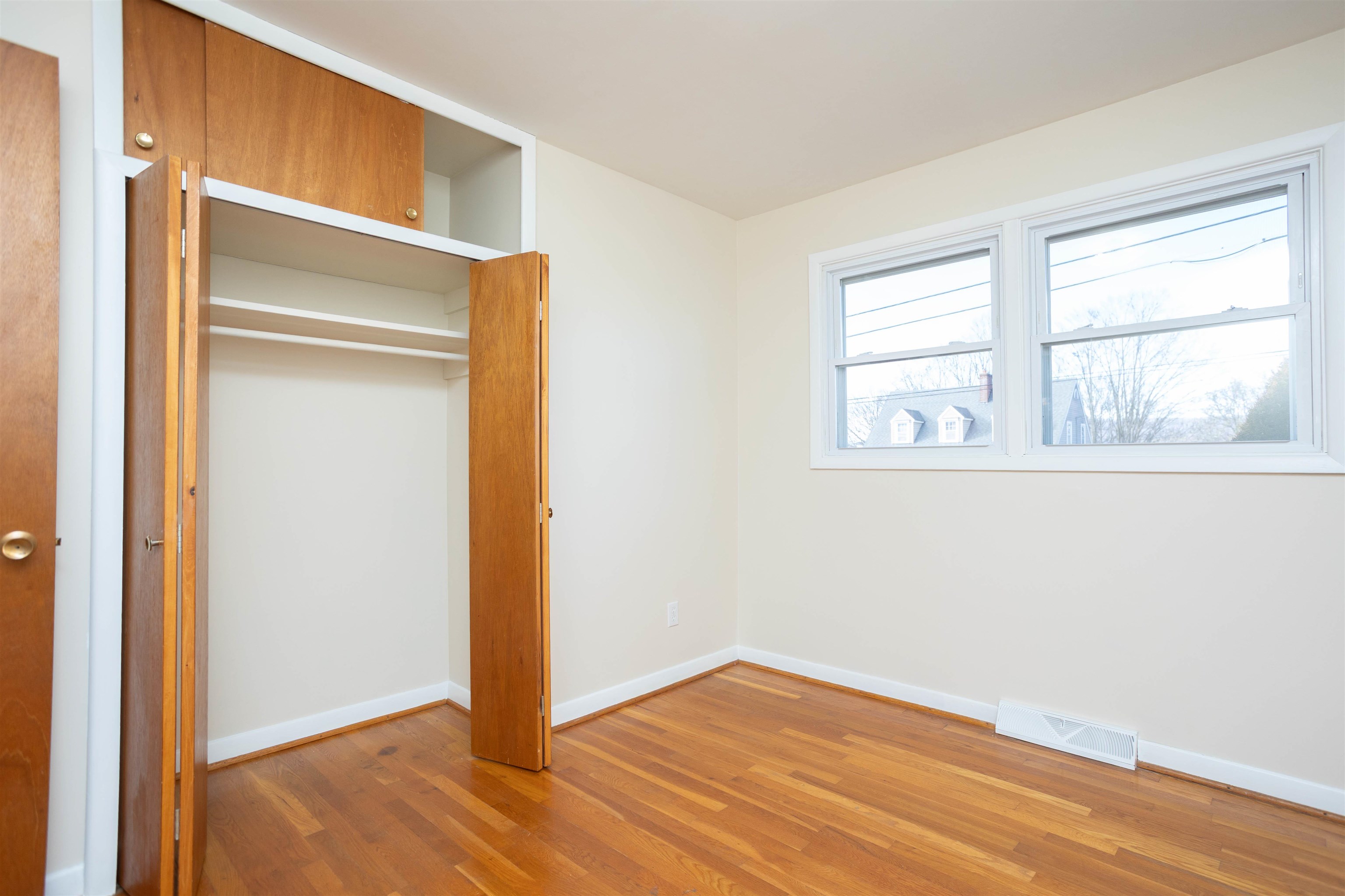 457 NORTH MAIN ST, TIMBERVILLE, Virginia 22853, 3 Bedrooms Bedrooms, ,1 BathroomBathrooms,Residential,457 NORTH MAIN ST,672104 MLS # 672104