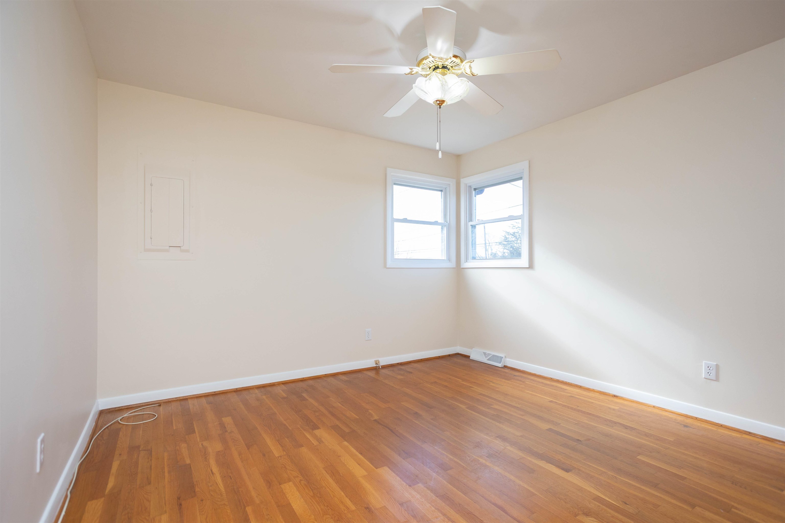 457 NORTH MAIN ST, TIMBERVILLE, Virginia 22853, 3 Bedrooms Bedrooms, ,1 BathroomBathrooms,Residential,457 NORTH MAIN ST,672104 MLS # 672104