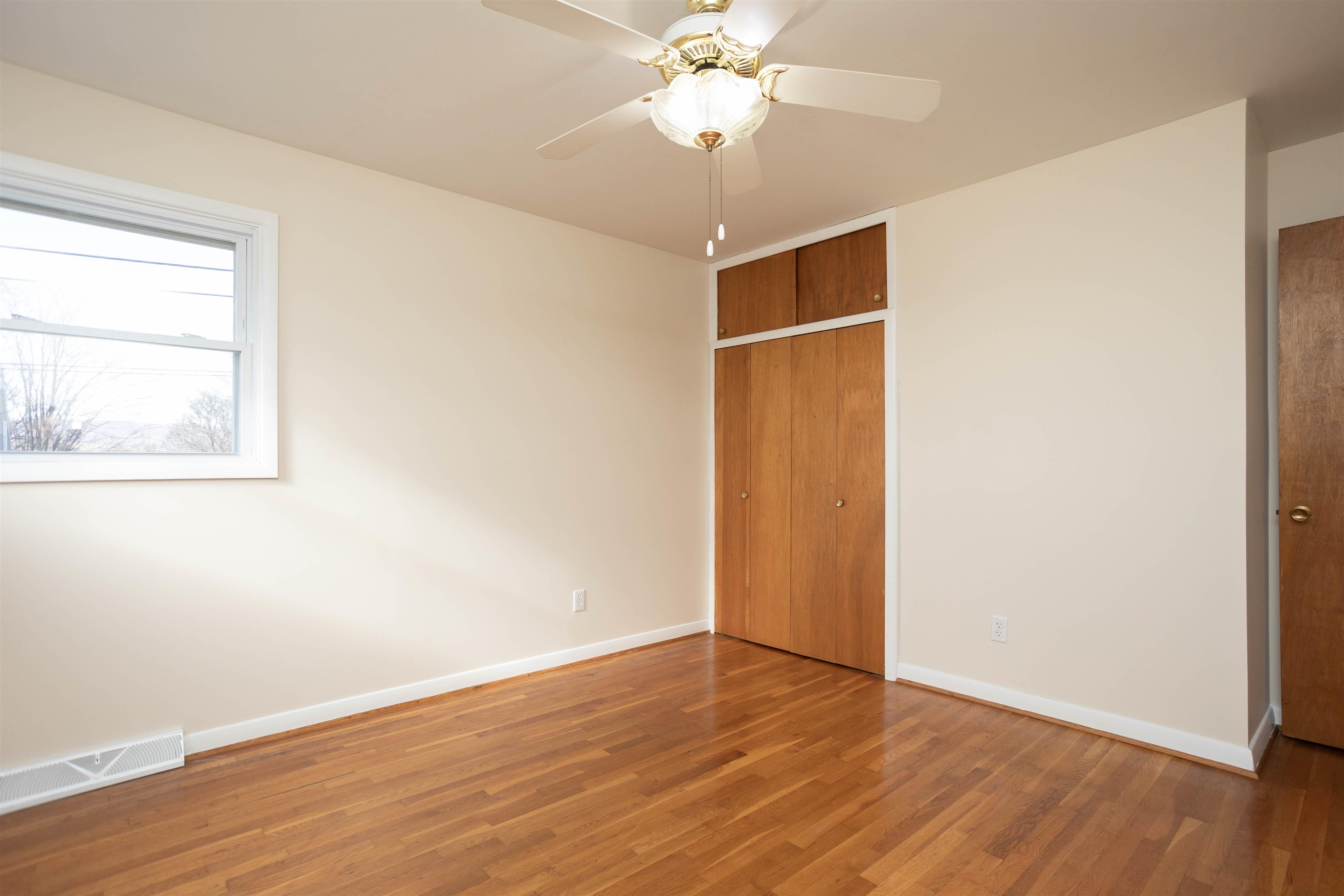 457 NORTH MAIN ST, TIMBERVILLE, Virginia 22853, 3 Bedrooms Bedrooms, ,1 BathroomBathrooms,Residential,457 NORTH MAIN ST,672104 MLS # 672104