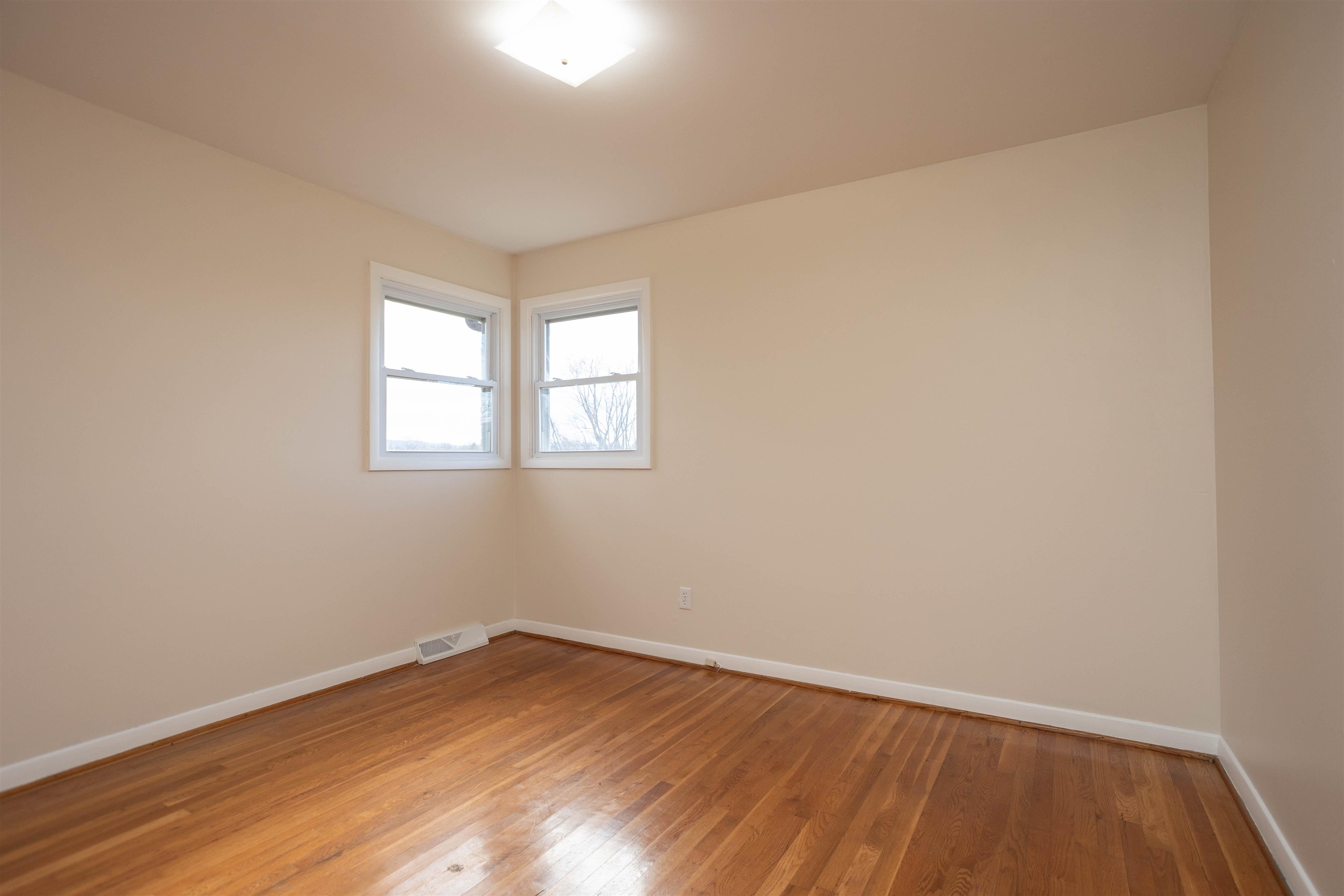 457 NORTH MAIN ST, TIMBERVILLE, Virginia 22853, 3 Bedrooms Bedrooms, ,1 BathroomBathrooms,Residential,457 NORTH MAIN ST,672104 MLS # 672104