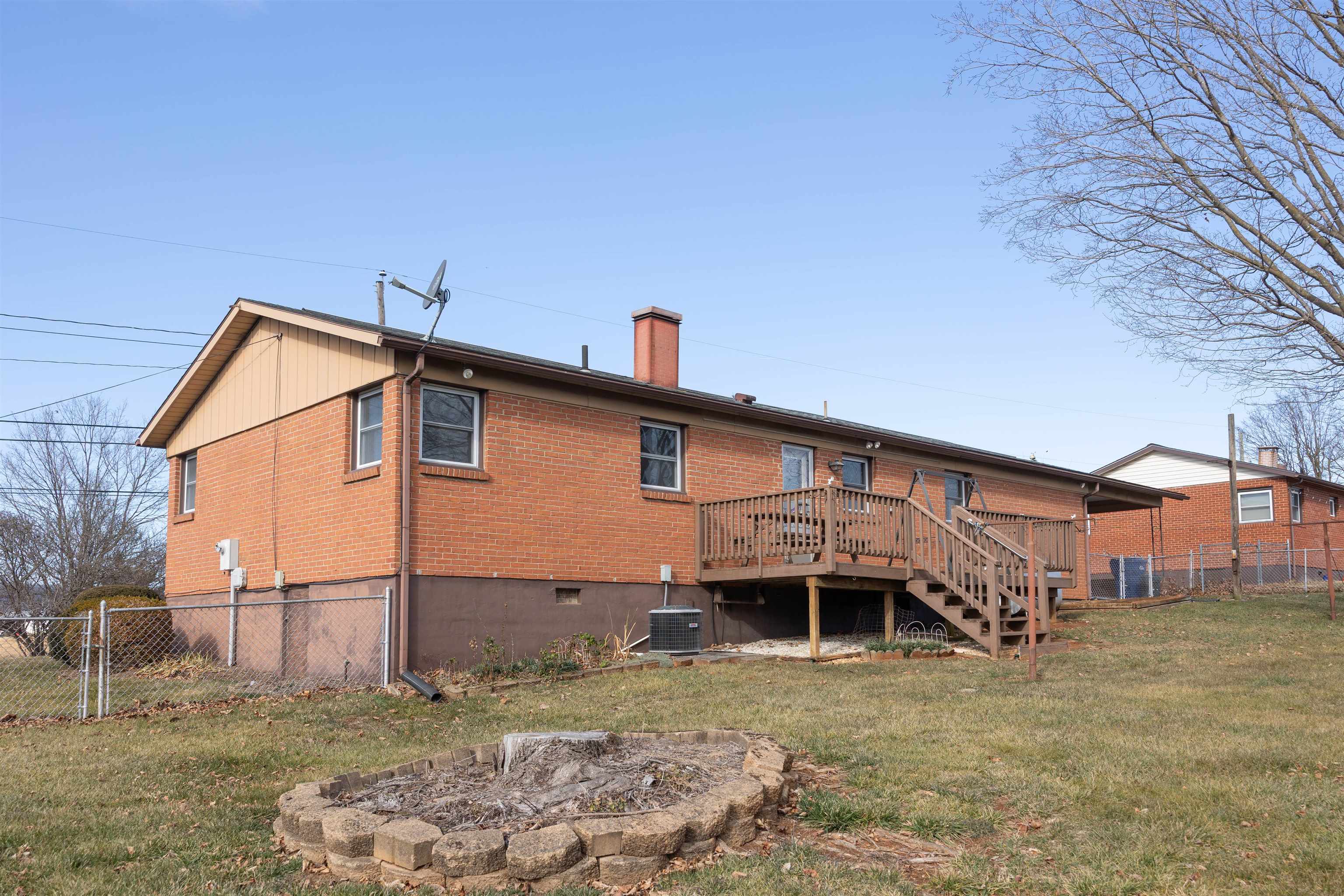 457 NORTH MAIN ST, TIMBERVILLE, Virginia 22853, 3 Bedrooms Bedrooms, ,1 BathroomBathrooms,Residential,457 NORTH MAIN ST,672104 MLS # 672104