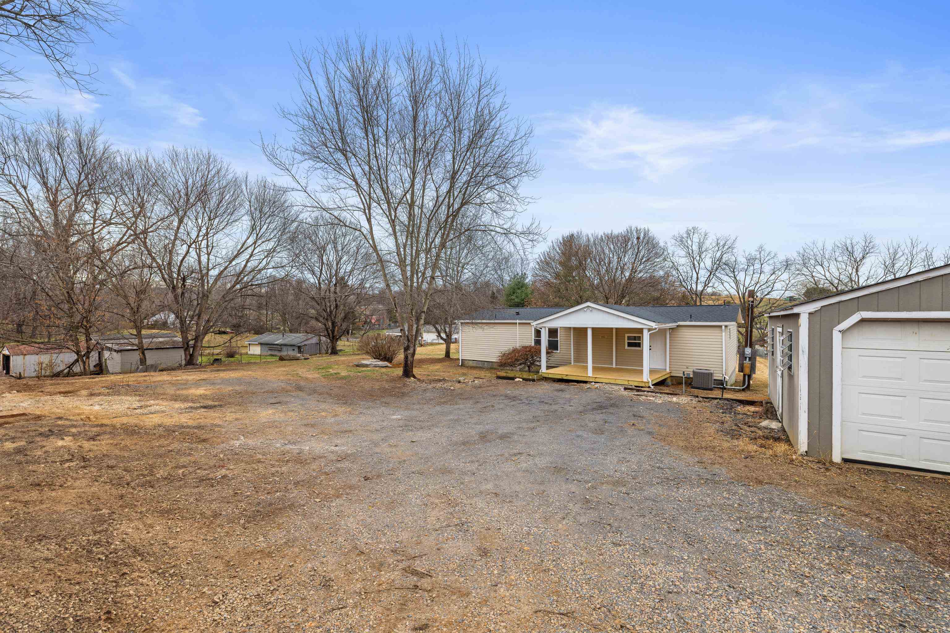 41 PINE HILL LN, STUARTS DRAFT, Virginia 24477, 3 Bedrooms Bedrooms, ,2 BathroomsBathrooms,Residential,41 PINE HILL LN,672105 MLS # 672105