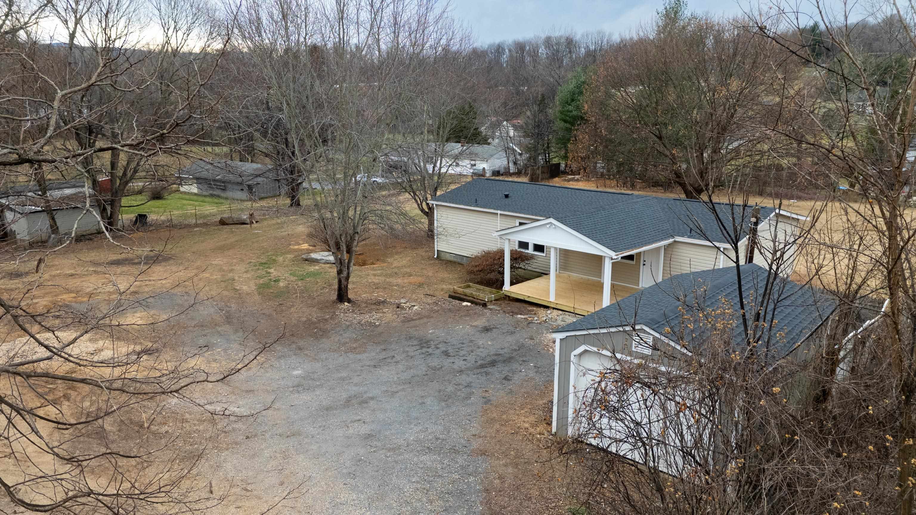 41 PINE HILL LN, STUARTS DRAFT, Virginia 24477, 3 Bedrooms Bedrooms, ,2 BathroomsBathrooms,Residential,41 PINE HILL LN,672105 MLS # 672105