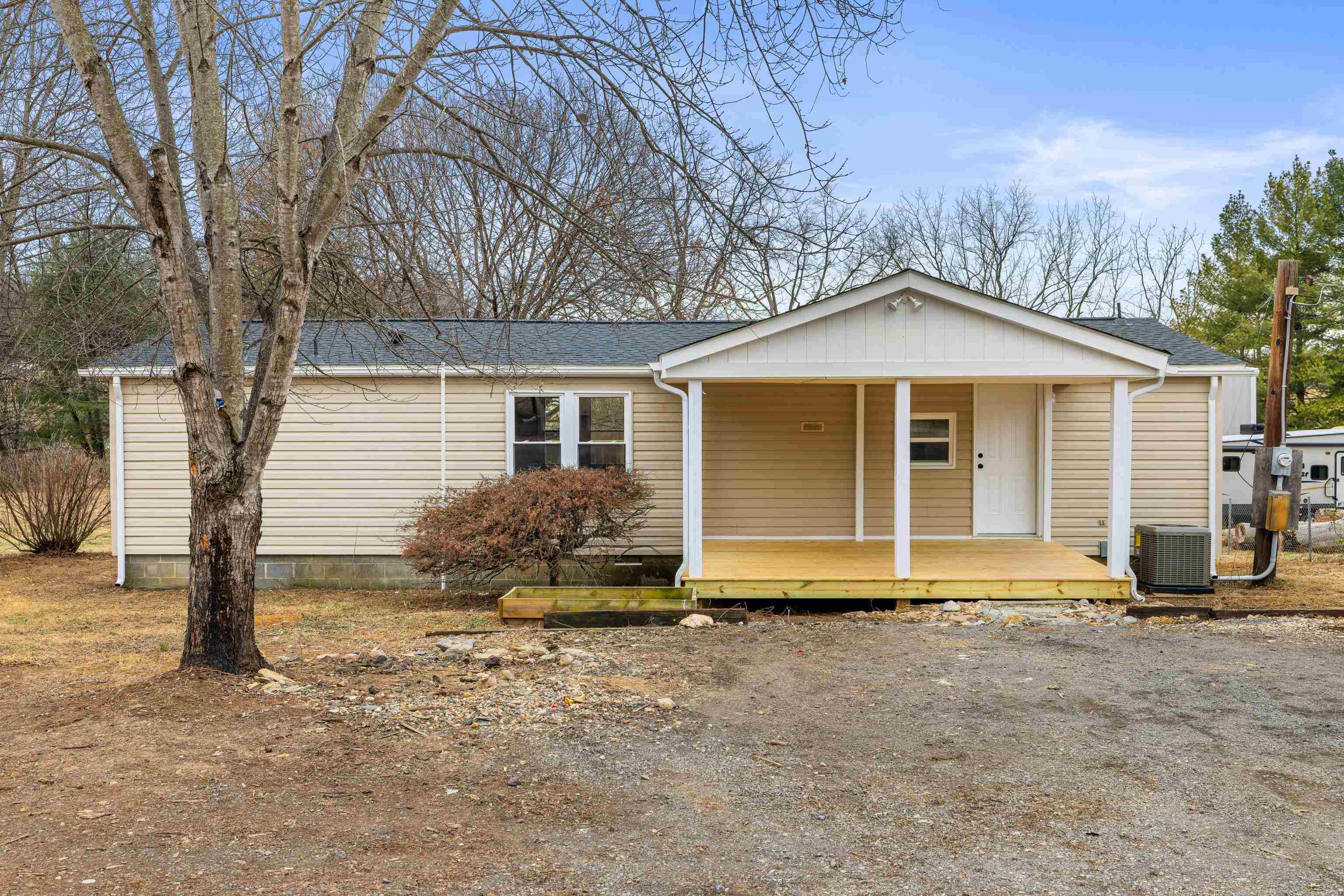 41 PINE HILL LN, STUARTS DRAFT, Virginia 24477, 3 Bedrooms Bedrooms, ,2 BathroomsBathrooms,Residential,41 PINE HILL LN,672105 MLS # 672105