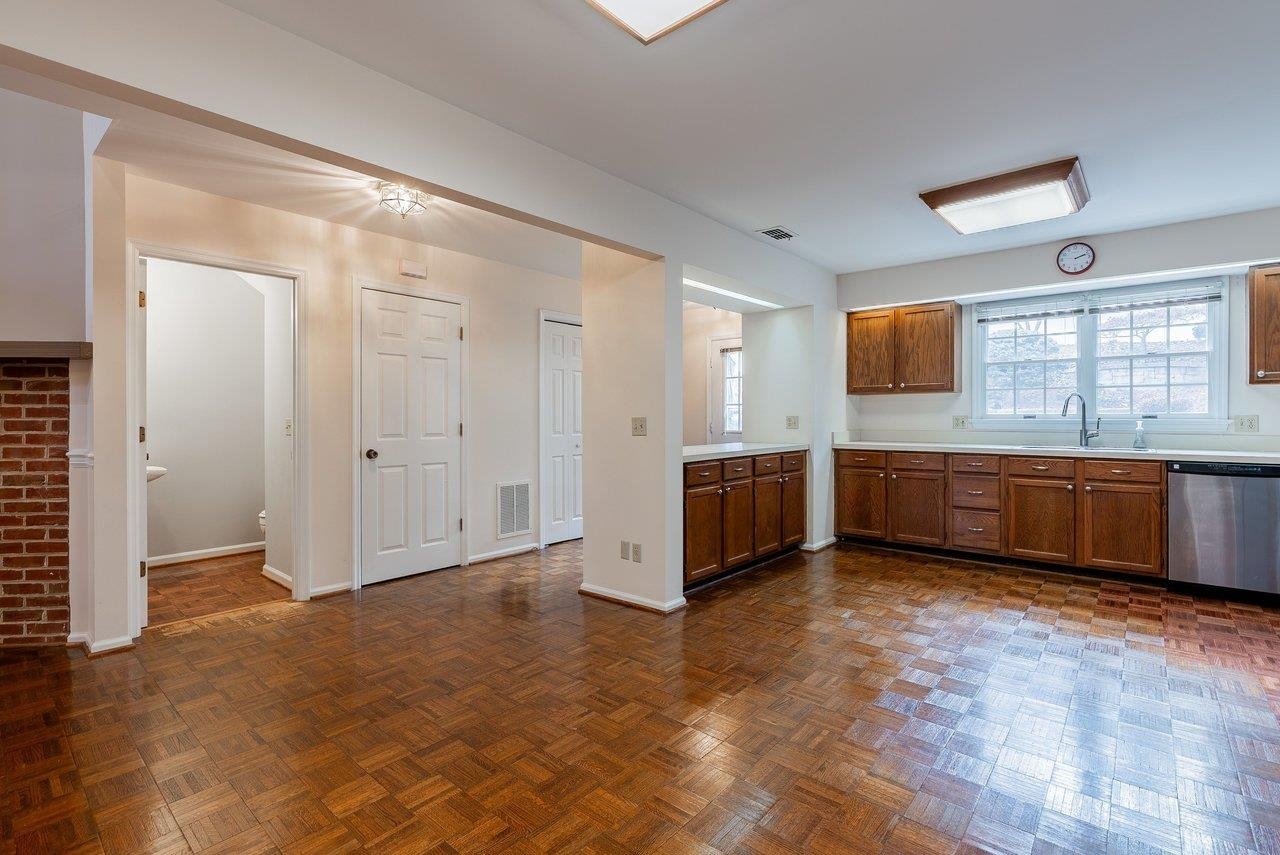 188 EMERALD DR, HARRISONBURG, Virginia 22801, 3 Bedrooms Bedrooms, ,2 BathroomsBathrooms,Residential,188 EMERALD DR,672113 MLS # 672113