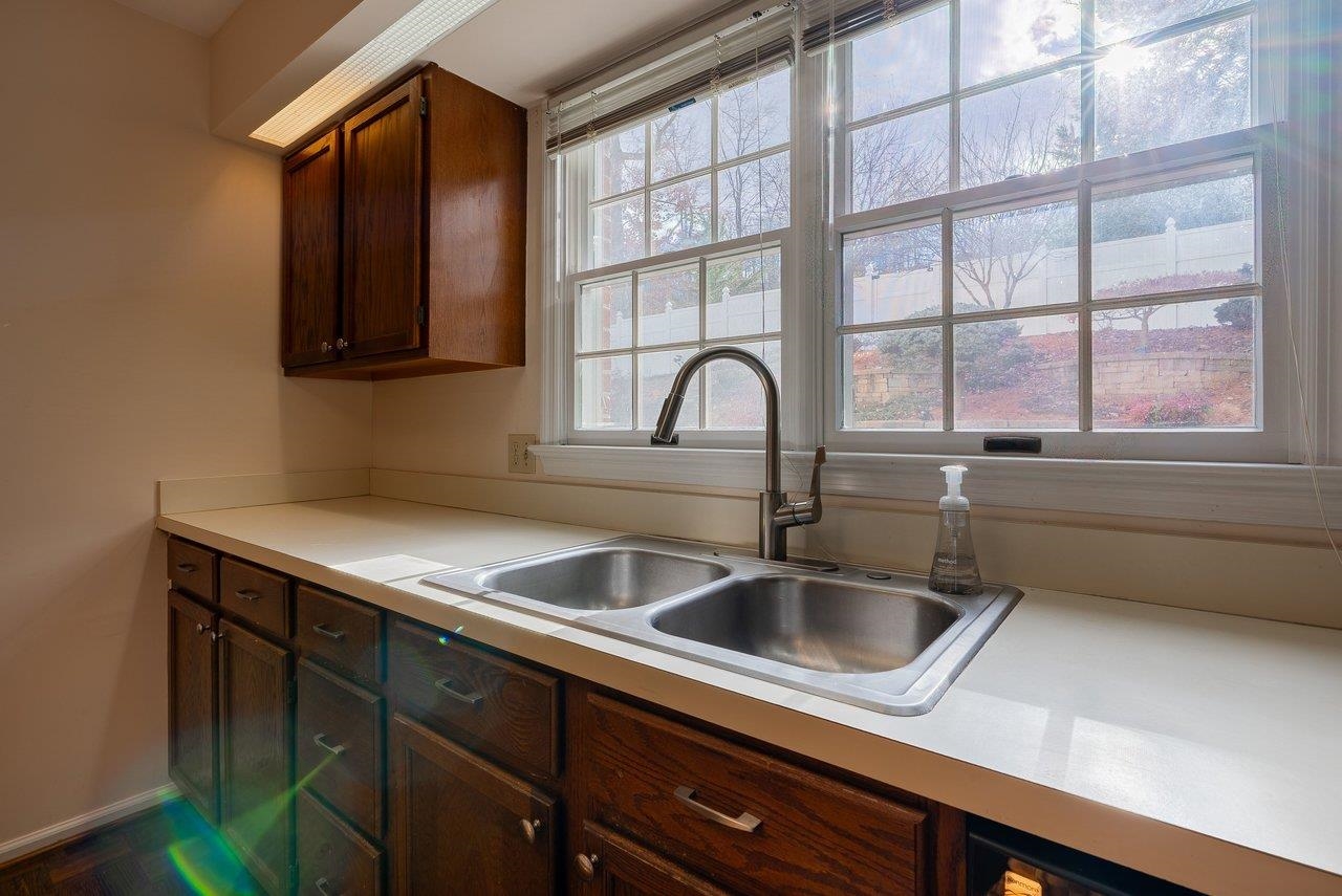 188 EMERALD DR, HARRISONBURG, Virginia 22801, 3 Bedrooms Bedrooms, ,2 BathroomsBathrooms,Residential,188 EMERALD DR,672113 MLS # 672113