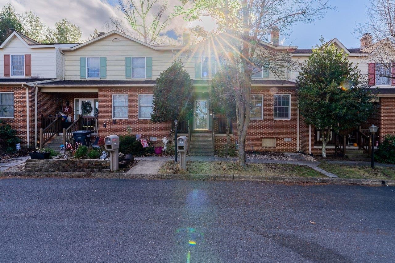 188 EMERALD DR, HARRISONBURG, Virginia 22801, 3 Bedrooms Bedrooms, ,2 BathroomsBathrooms,Residential,188 EMERALD DR,672113 MLS # 672113