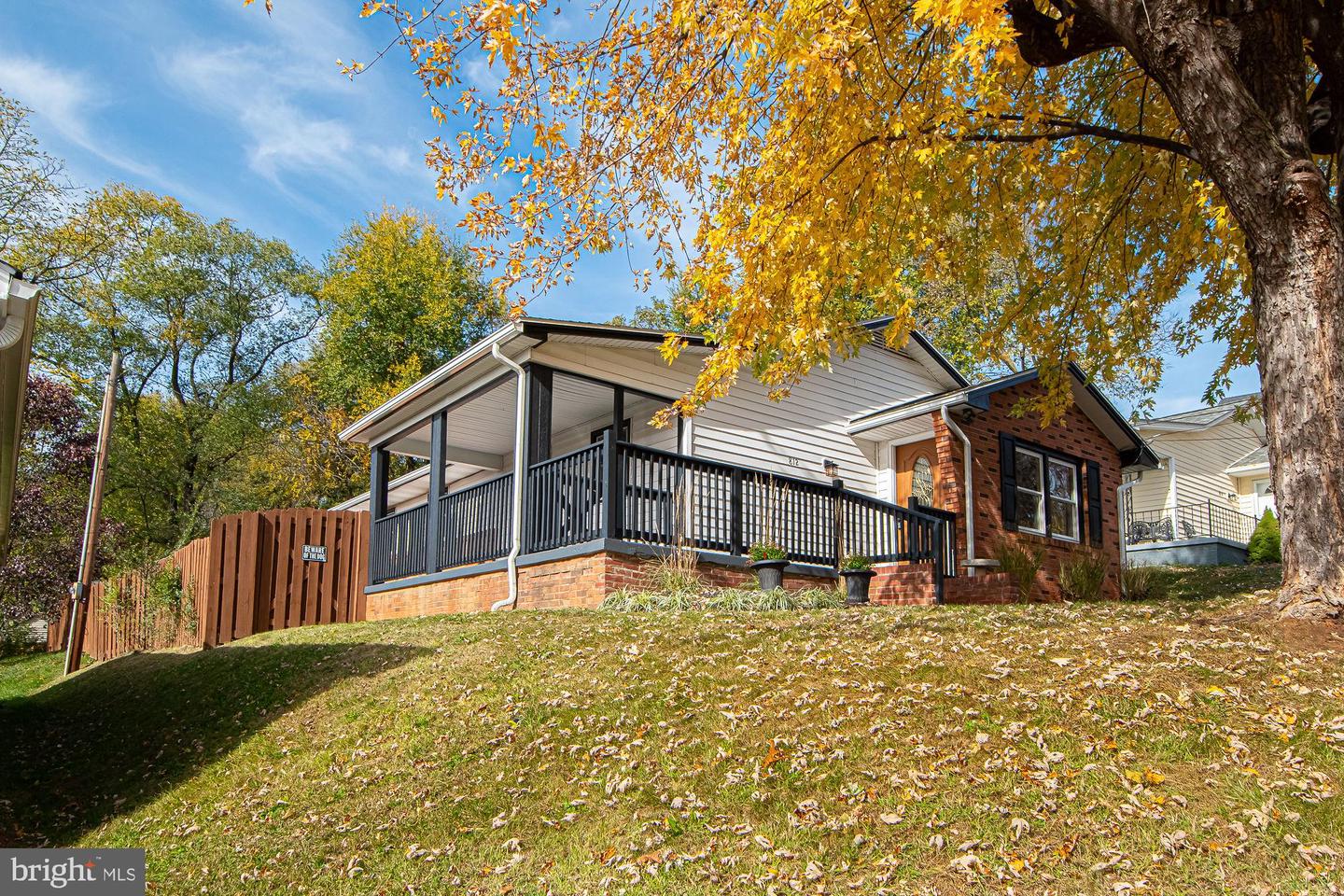 812 VIRGINIA AVE, FRONT ROYAL, Virginia 22630, 3 Bedrooms Bedrooms, ,1 BathroomBathrooms,Residential,For sale,812 VIRGINIA AVE,VAWR2012618 MLS # VAWR2012618