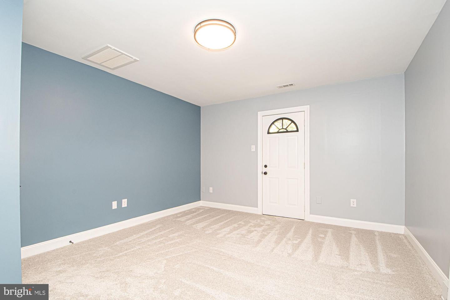 812 VIRGINIA AVE, FRONT ROYAL, Virginia 22630, 3 Bedrooms Bedrooms, ,1 BathroomBathrooms,Residential,For sale,812 VIRGINIA AVE,VAWR2012618 MLS # VAWR2012618