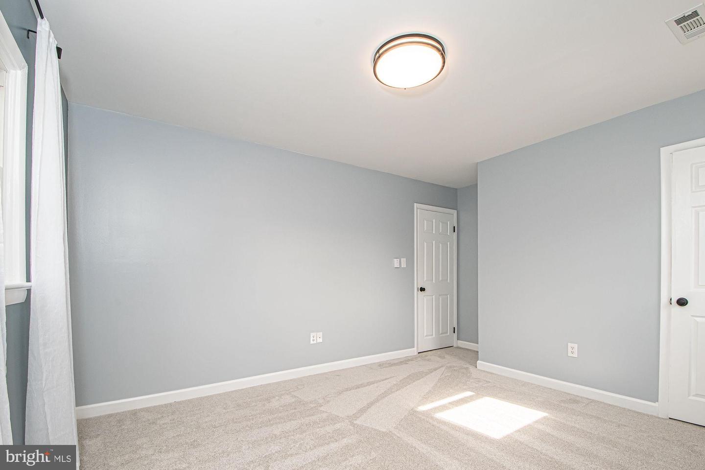 812 VIRGINIA AVE, FRONT ROYAL, Virginia 22630, 3 Bedrooms Bedrooms, ,1 BathroomBathrooms,Residential,For sale,812 VIRGINIA AVE,VAWR2012618 MLS # VAWR2012618