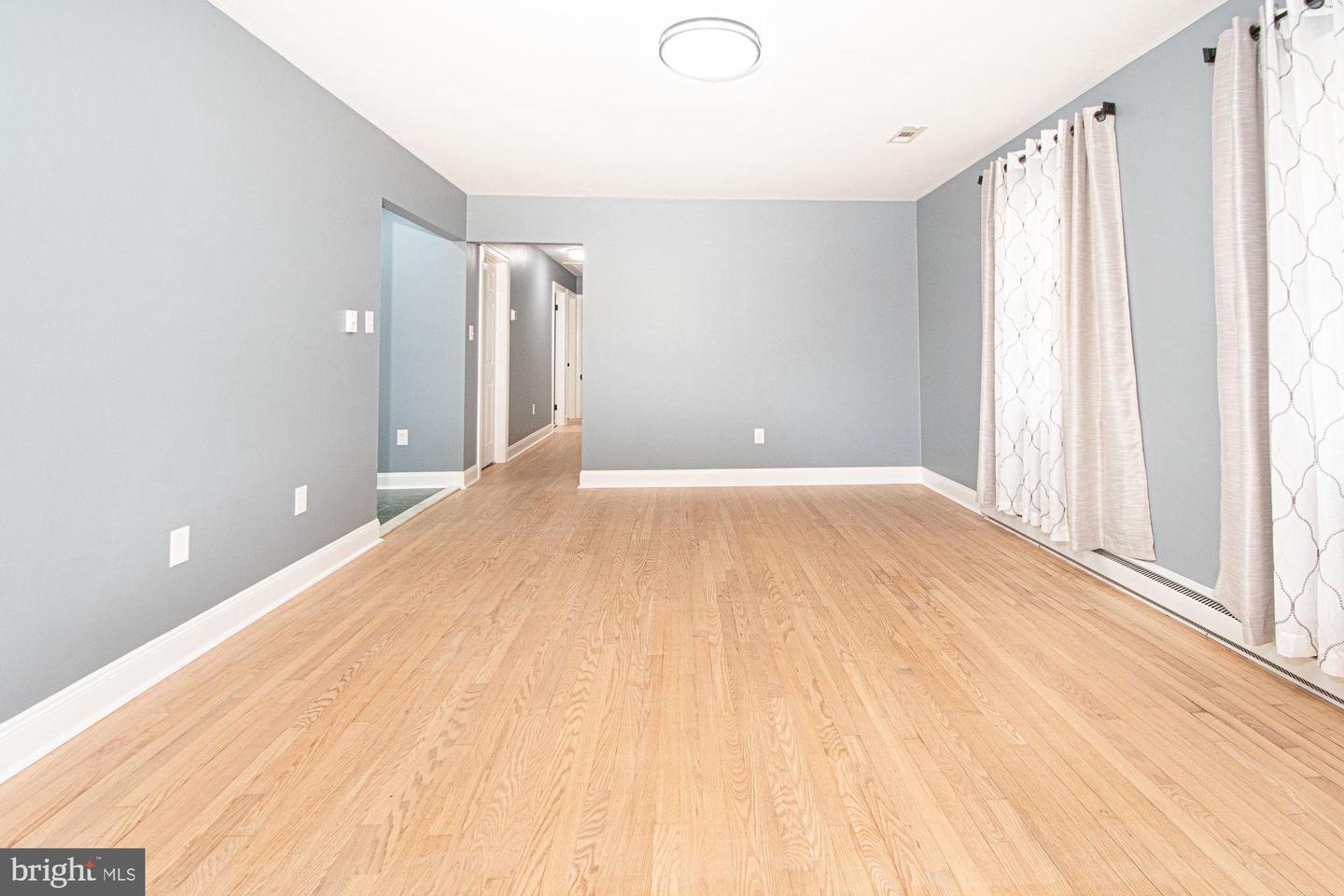 812 VIRGINIA AVE, FRONT ROYAL, Virginia 22630, 3 Bedrooms Bedrooms, ,1 BathroomBathrooms,Residential,For sale,812 VIRGINIA AVE,VAWR2012618 MLS # VAWR2012618