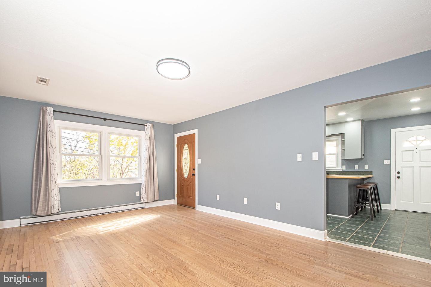 812 VIRGINIA AVE, FRONT ROYAL, Virginia 22630, 3 Bedrooms Bedrooms, ,1 BathroomBathrooms,Residential,For sale,812 VIRGINIA AVE,VAWR2012618 MLS # VAWR2012618