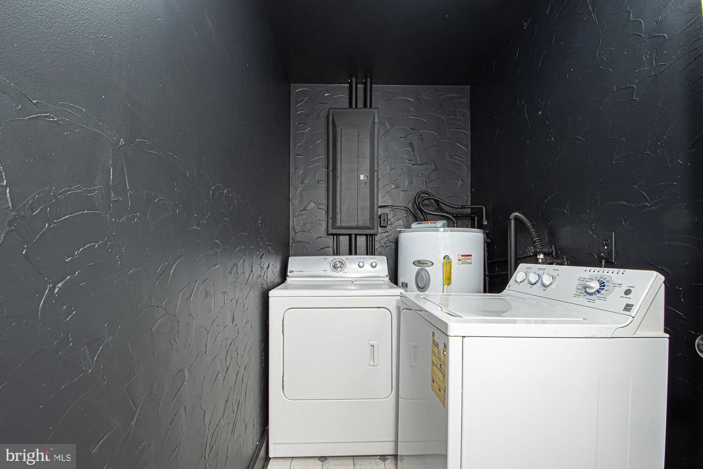 812 VIRGINIA AVE, FRONT ROYAL, Virginia 22630, 3 Bedrooms Bedrooms, ,1 BathroomBathrooms,Residential,For sale,812 VIRGINIA AVE,VAWR2012618 MLS # VAWR2012618