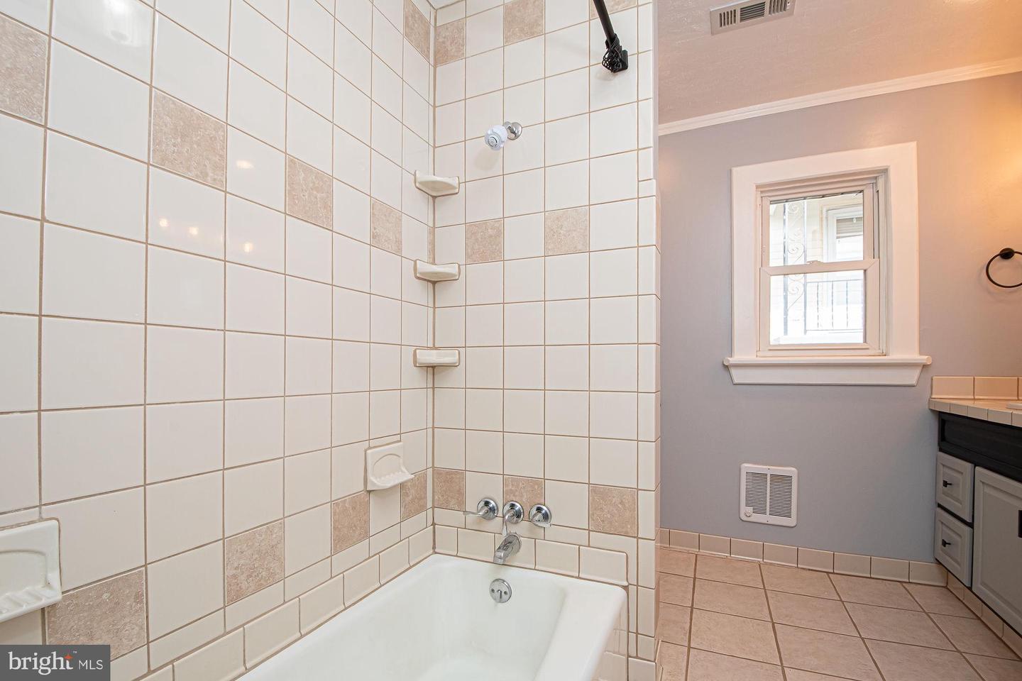 812 VIRGINIA AVE, FRONT ROYAL, Virginia 22630, 3 Bedrooms Bedrooms, ,1 BathroomBathrooms,Residential,For sale,812 VIRGINIA AVE,VAWR2012618 MLS # VAWR2012618