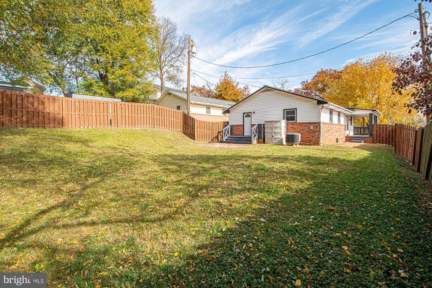 812 VIRGINIA AVE, FRONT ROYAL, Virginia 22630, 3 Bedrooms Bedrooms, ,1 BathroomBathrooms,Residential,For sale,812 VIRGINIA AVE,VAWR2012618 MLS # VAWR2012618