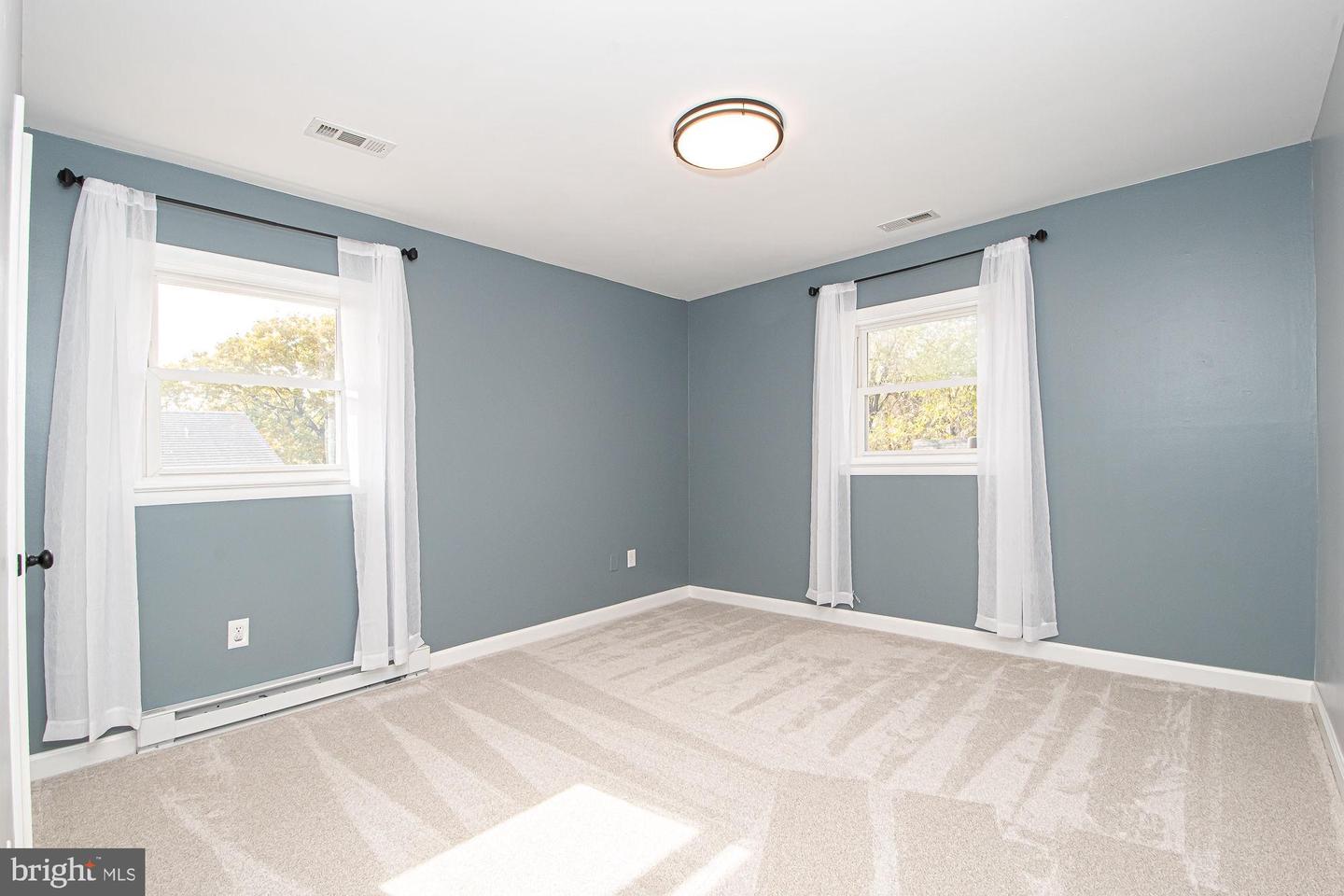 812 VIRGINIA AVE, FRONT ROYAL, Virginia 22630, 3 Bedrooms Bedrooms, ,1 BathroomBathrooms,Residential,For sale,812 VIRGINIA AVE,VAWR2012618 MLS # VAWR2012618