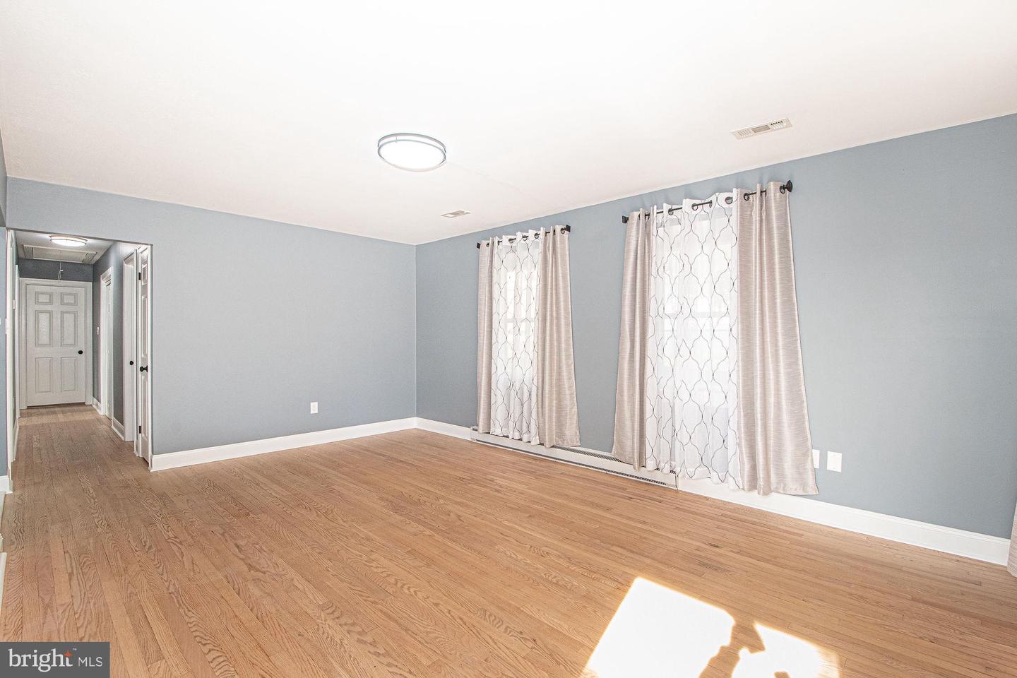 812 VIRGINIA AVE, FRONT ROYAL, Virginia 22630, 3 Bedrooms Bedrooms, ,1 BathroomBathrooms,Residential,For sale,812 VIRGINIA AVE,VAWR2012618 MLS # VAWR2012618