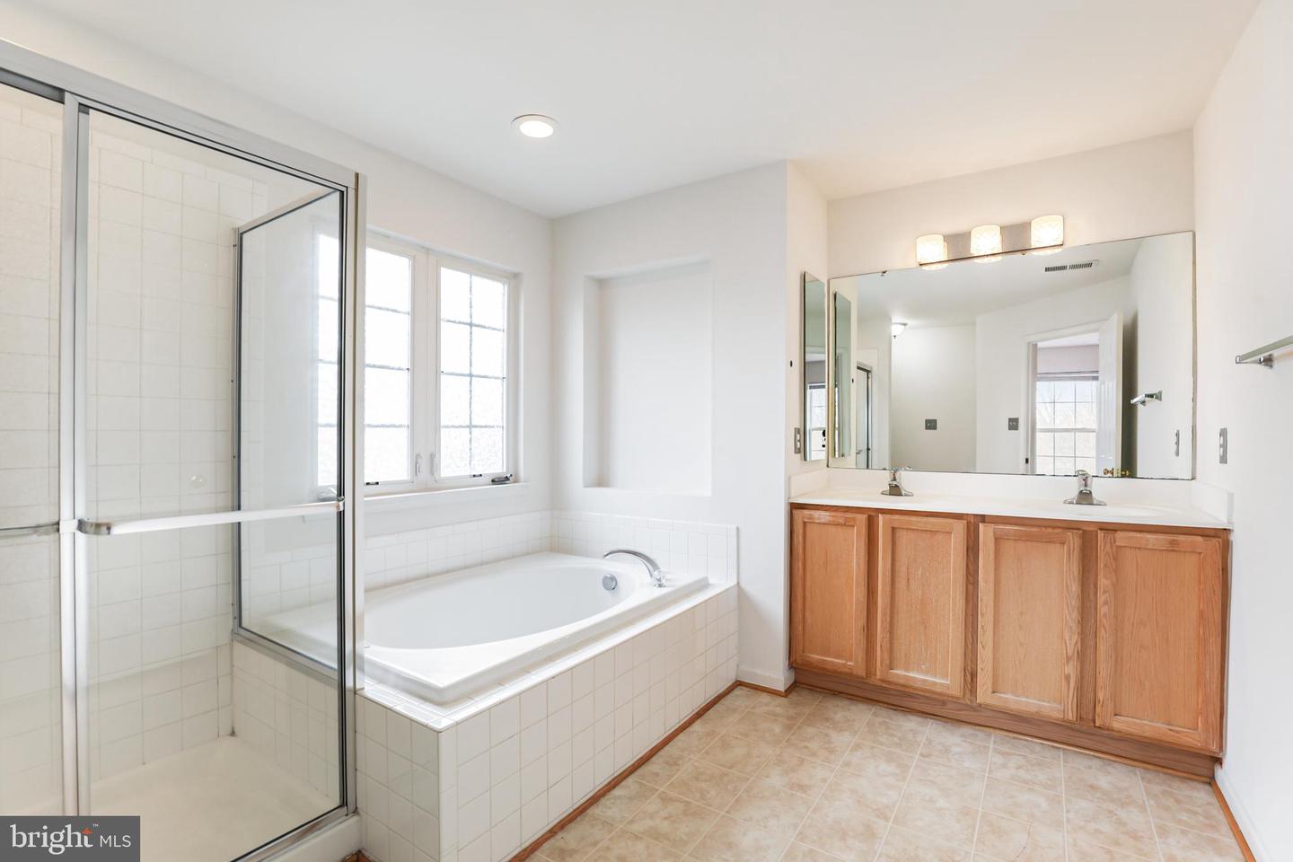 9613 LAUREL OAK DR, FREDERICKSBURG, Virginia 22407, 4 Bedrooms Bedrooms, ,2 BathroomsBathrooms,Residential,For sale,9613 LAUREL OAK DR,VASP2037178 MLS # VASP2037178