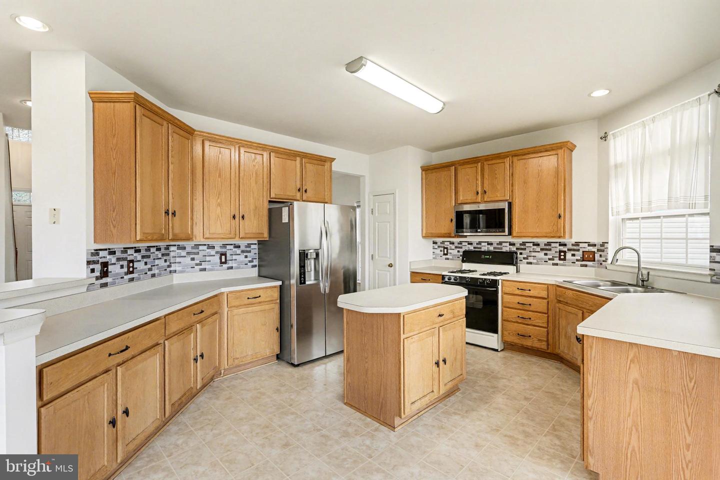 9613 LAUREL OAK DR, FREDERICKSBURG, Virginia 22407, 4 Bedrooms Bedrooms, ,2 BathroomsBathrooms,Residential,For sale,9613 LAUREL OAK DR,VASP2037178 MLS # VASP2037178