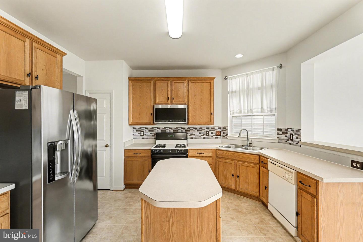 9613 LAUREL OAK DR, FREDERICKSBURG, Virginia 22407, 4 Bedrooms Bedrooms, ,2 BathroomsBathrooms,Residential,For sale,9613 LAUREL OAK DR,VASP2037178 MLS # VASP2037178