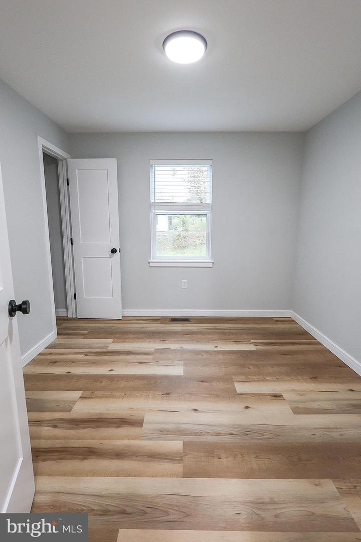 177 DICKS HOLLOW RD, WINCHESTER, Virginia 22603, 2 Bedrooms Bedrooms, ,1 BathroomBathrooms,Residential,For sale,177 DICKS HOLLOW RD,VAFV2037776 MLS # VAFV2037776